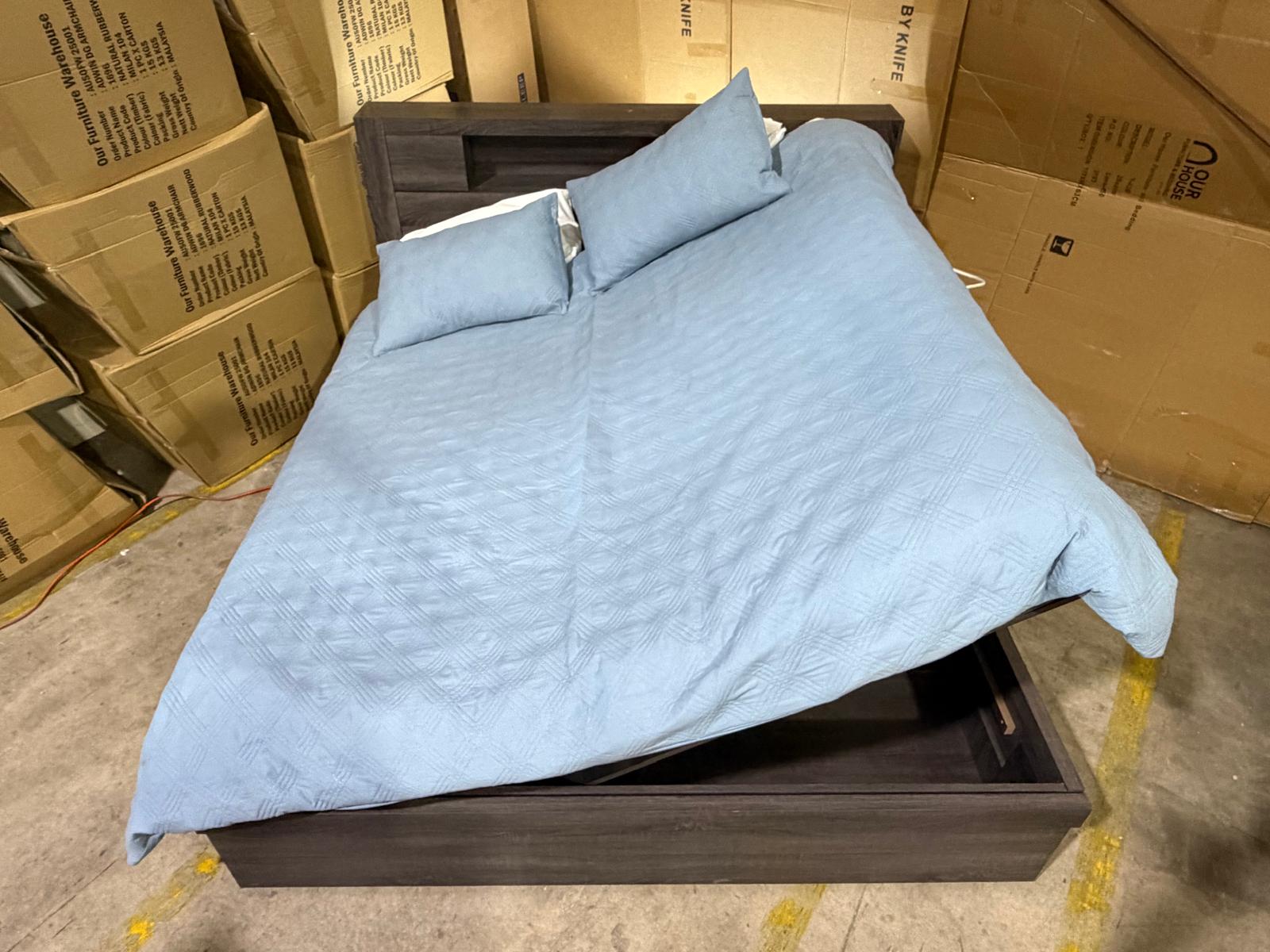 Vienna king size bed in grey (boston)