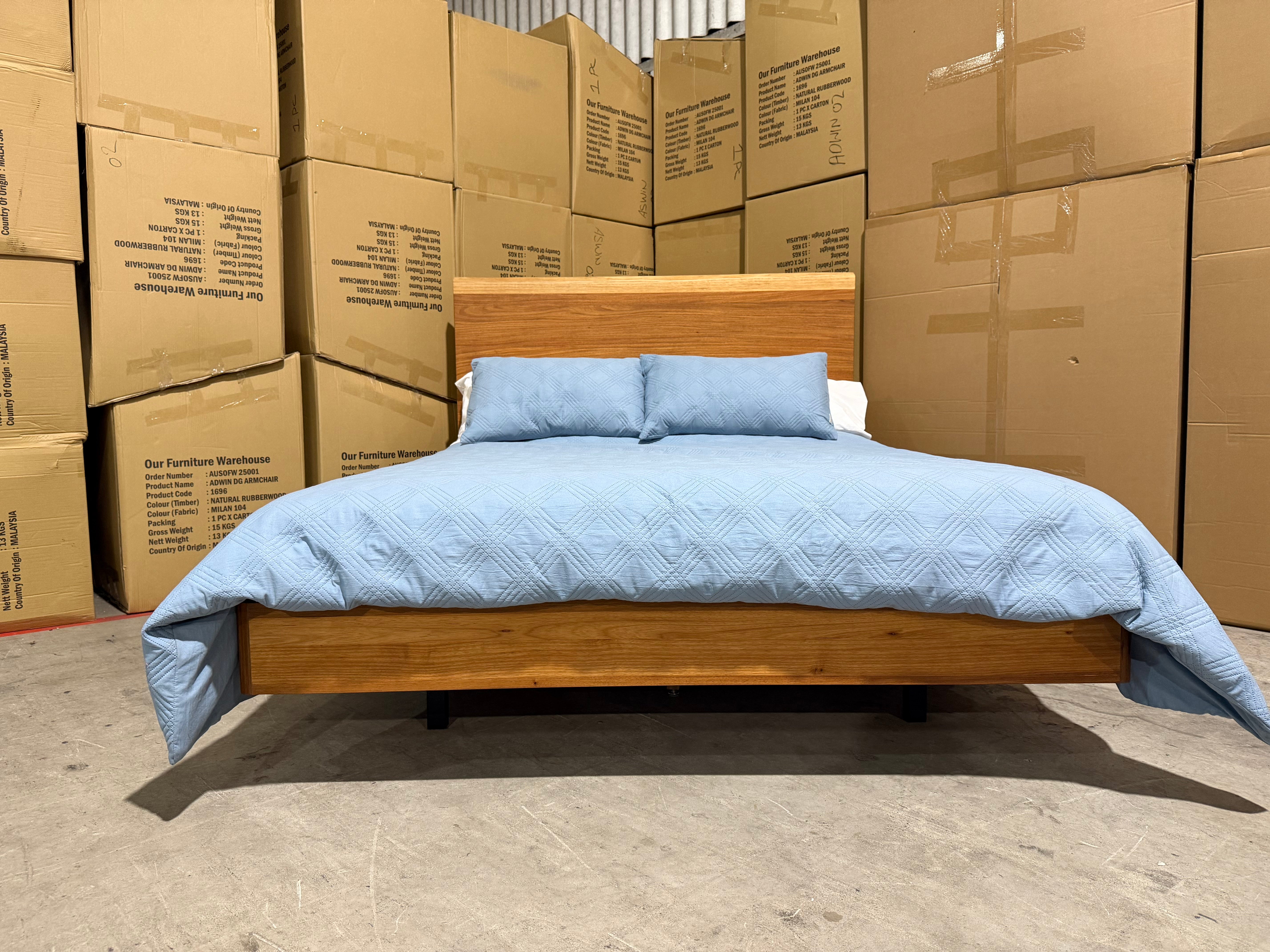 Highland queen size bed in blackwood