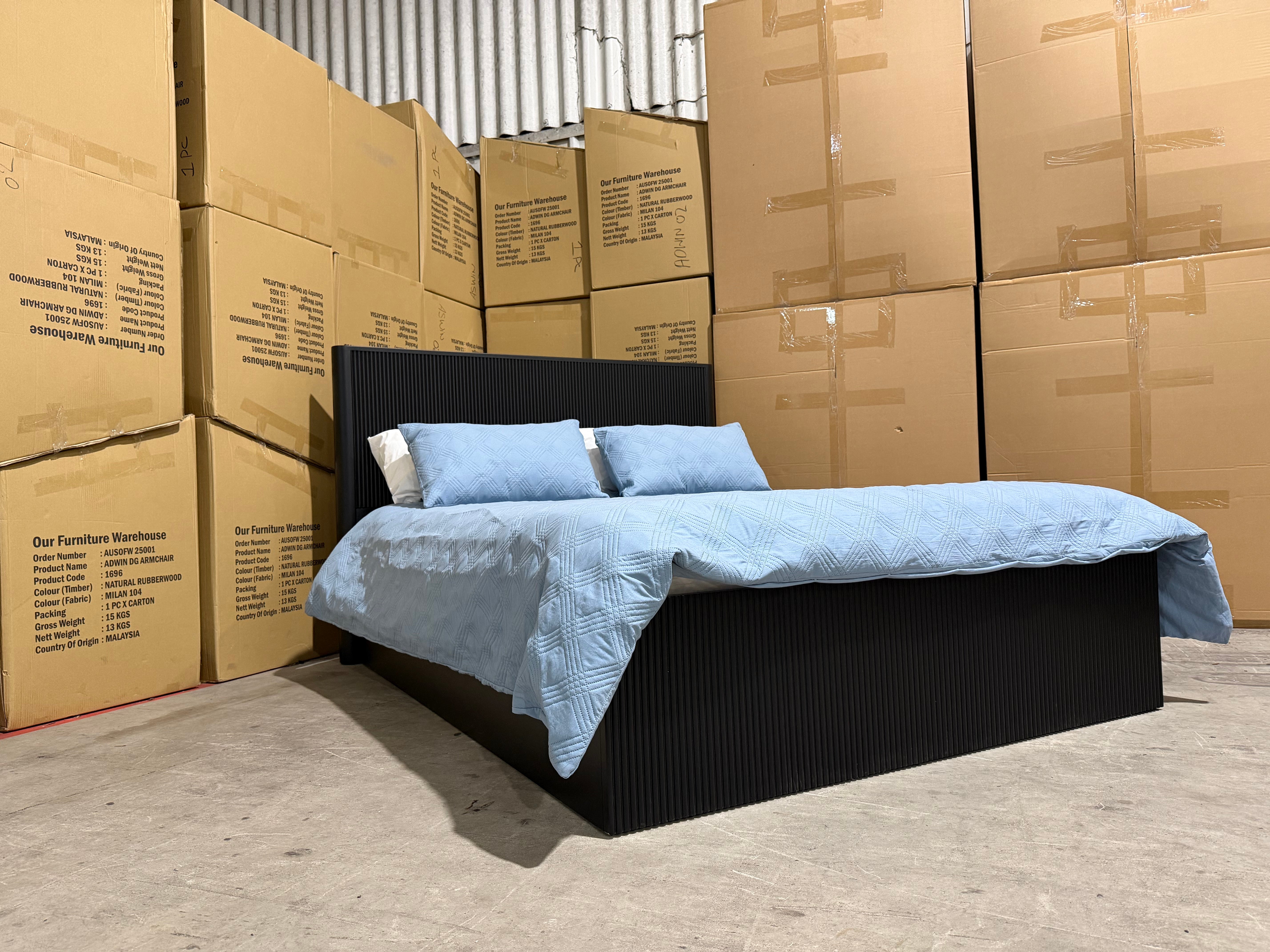 Portugal king size bed black finish