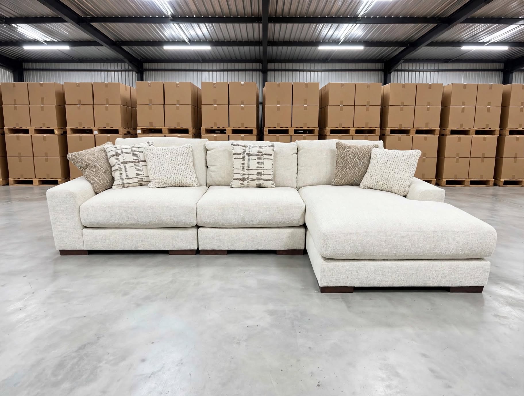 Bunbury RHF Chaise Lounge INC 7 Scatter Cushions