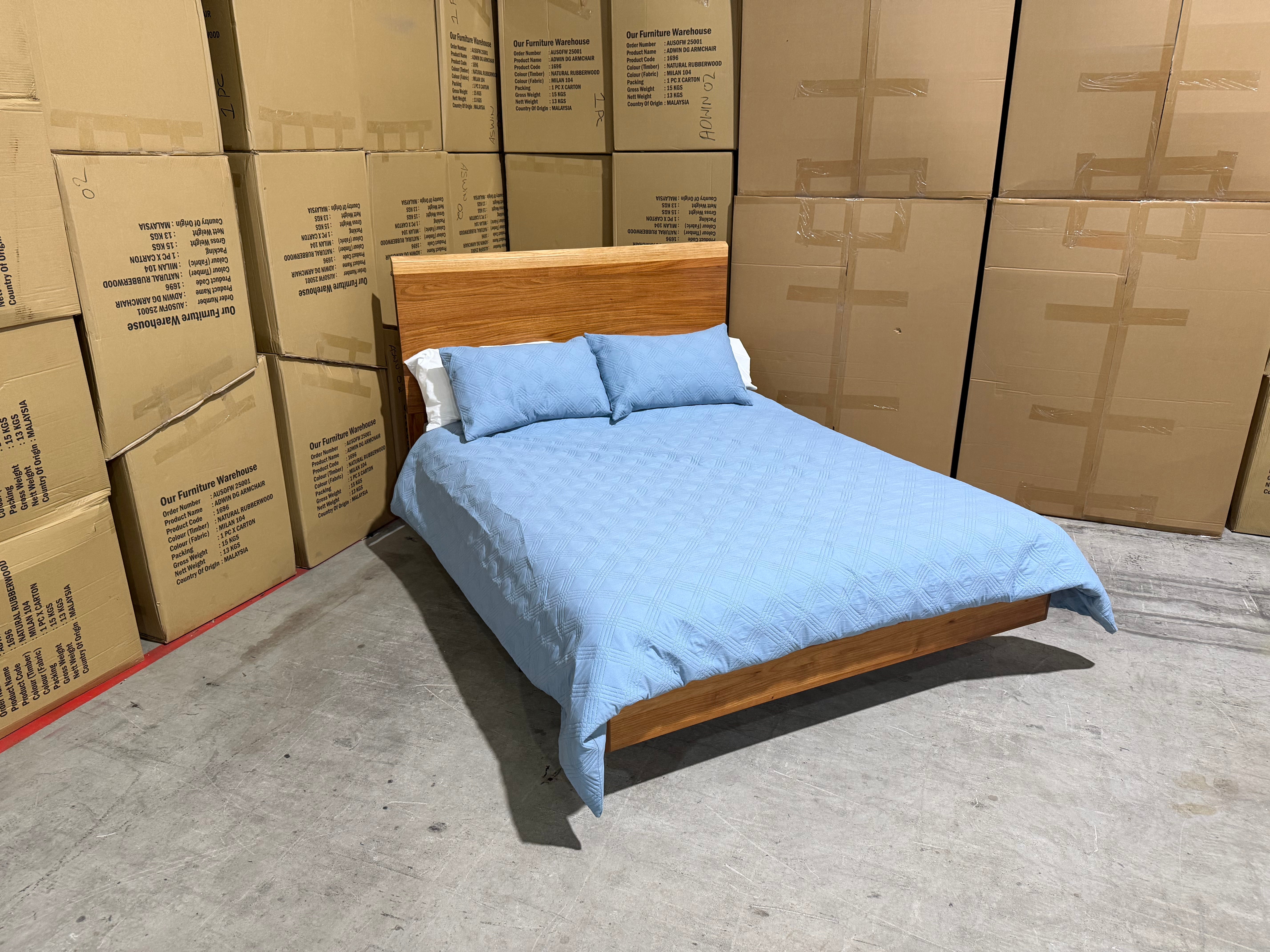 Highland queen size bed in blackwood
