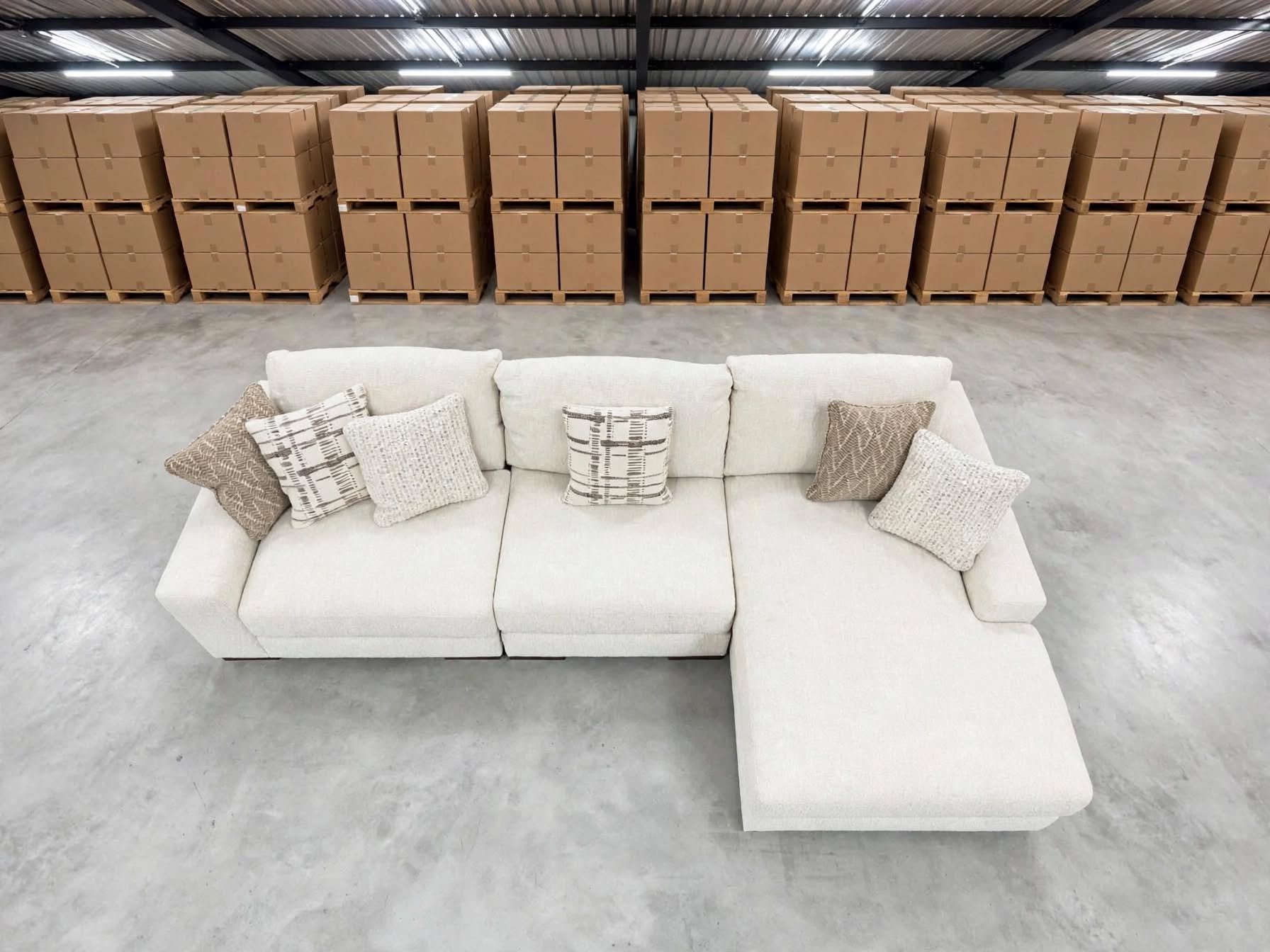 Bunbury RHF Chaise Lounge INC 7 Scatter Cushions