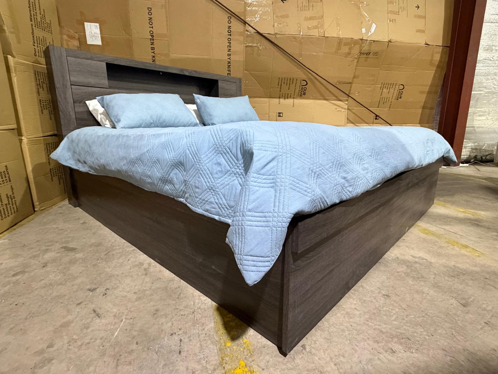 Vienna king size bed in grey (boston)