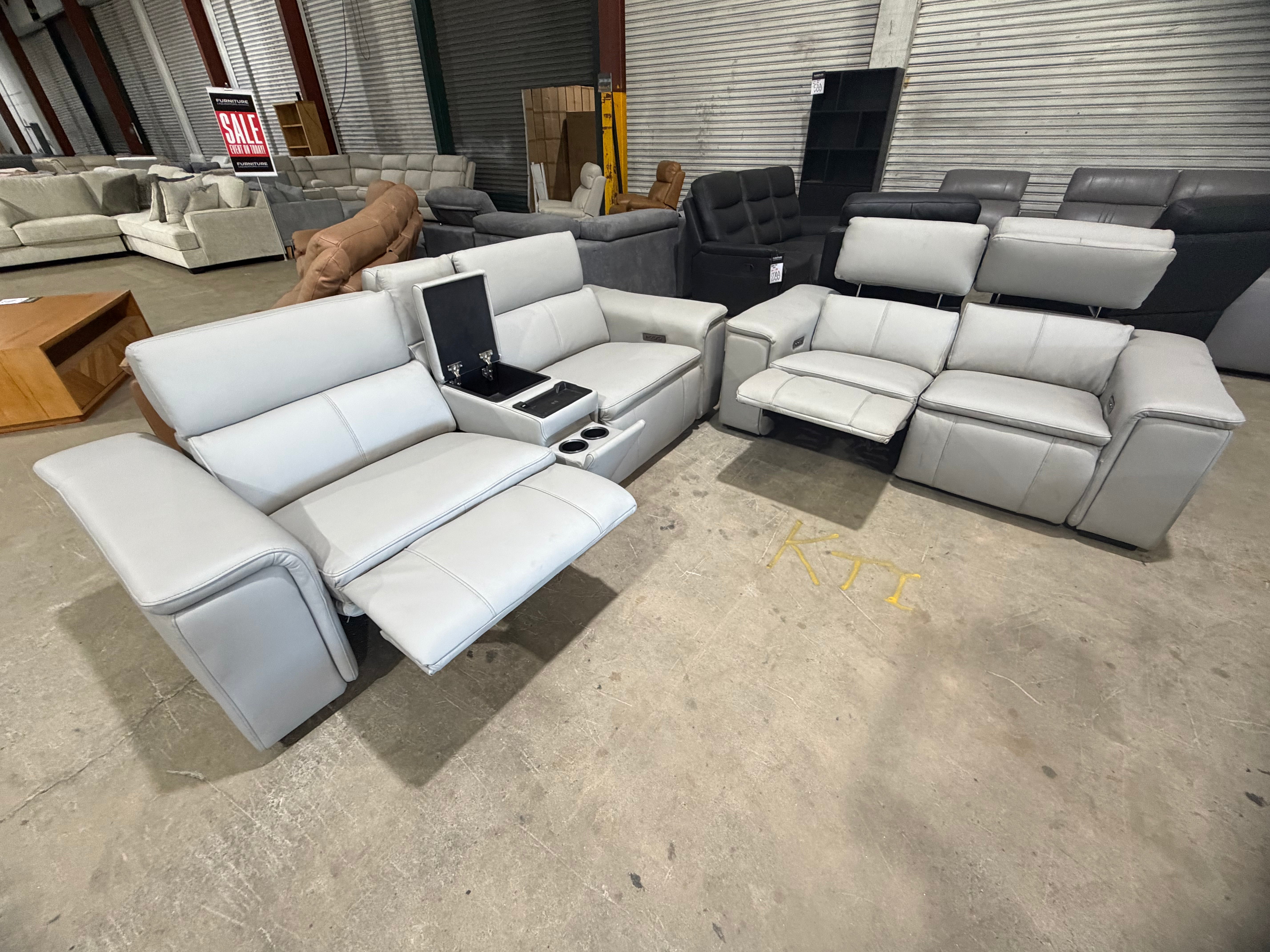 Ollie 2 Seater with Console & 2 Seater Package