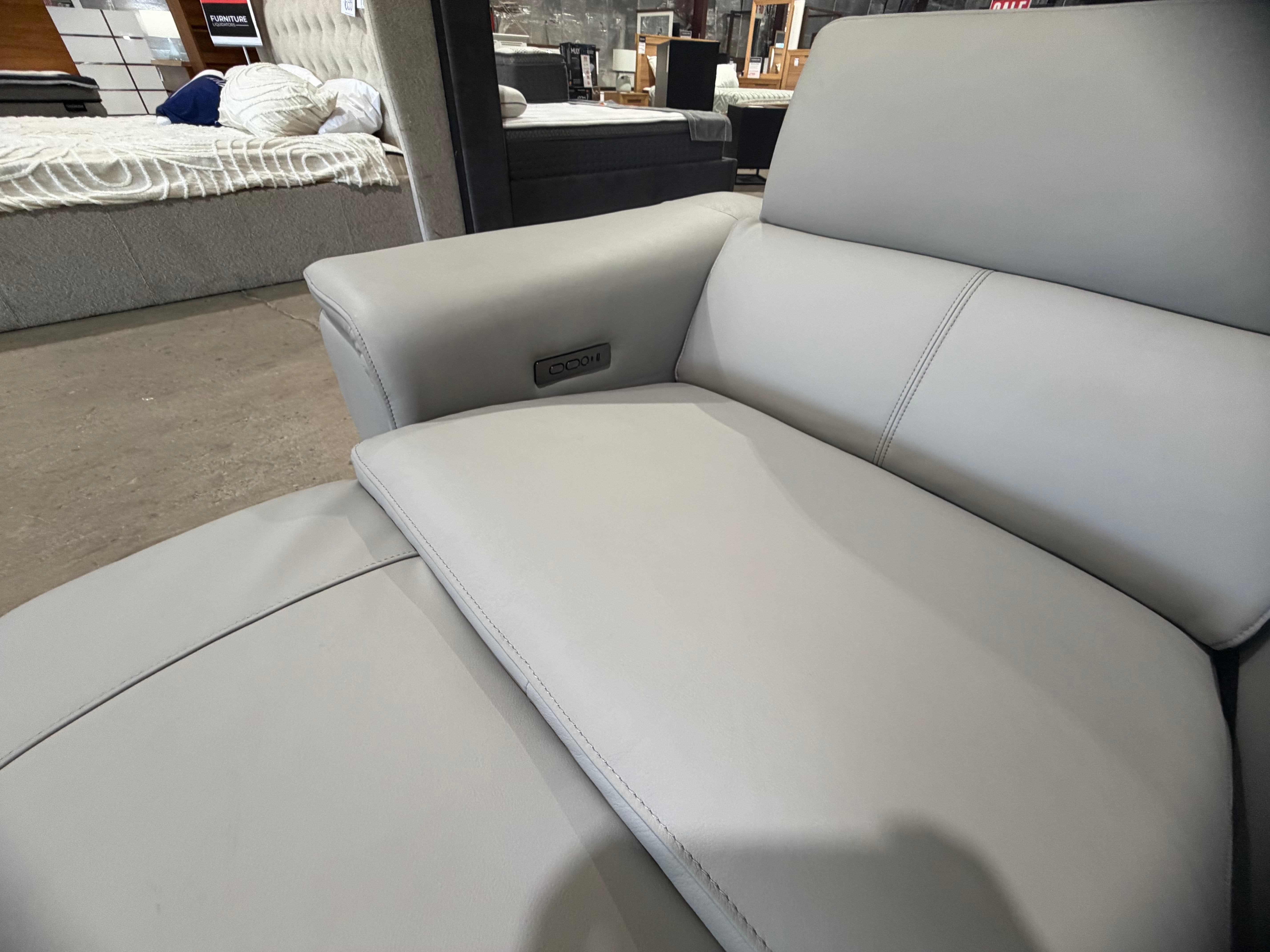 Ollie 2 Seater with Console & 2 Seater Package