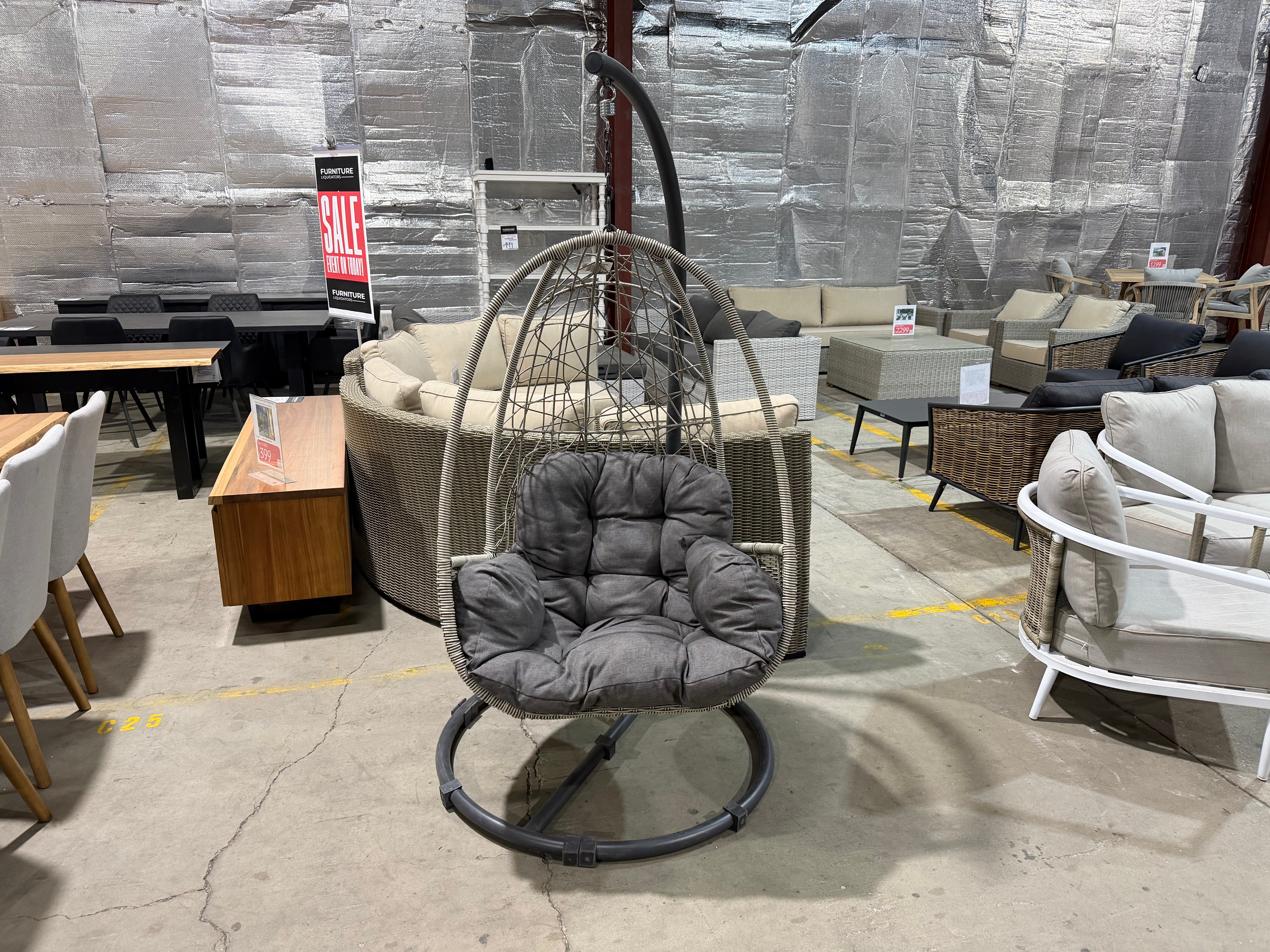 Palma out door egg hanging chair