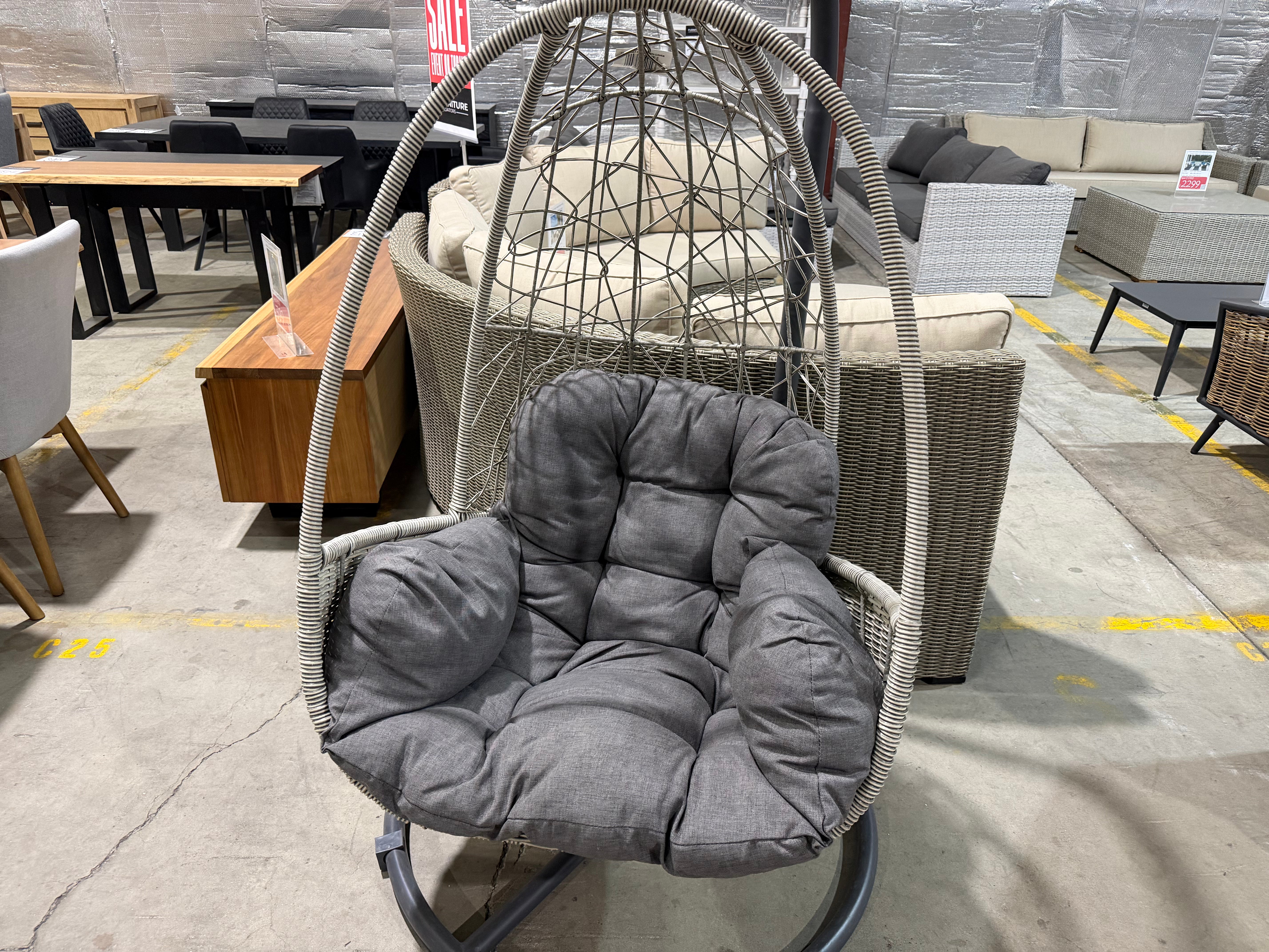 Palma out door egg hanging chair