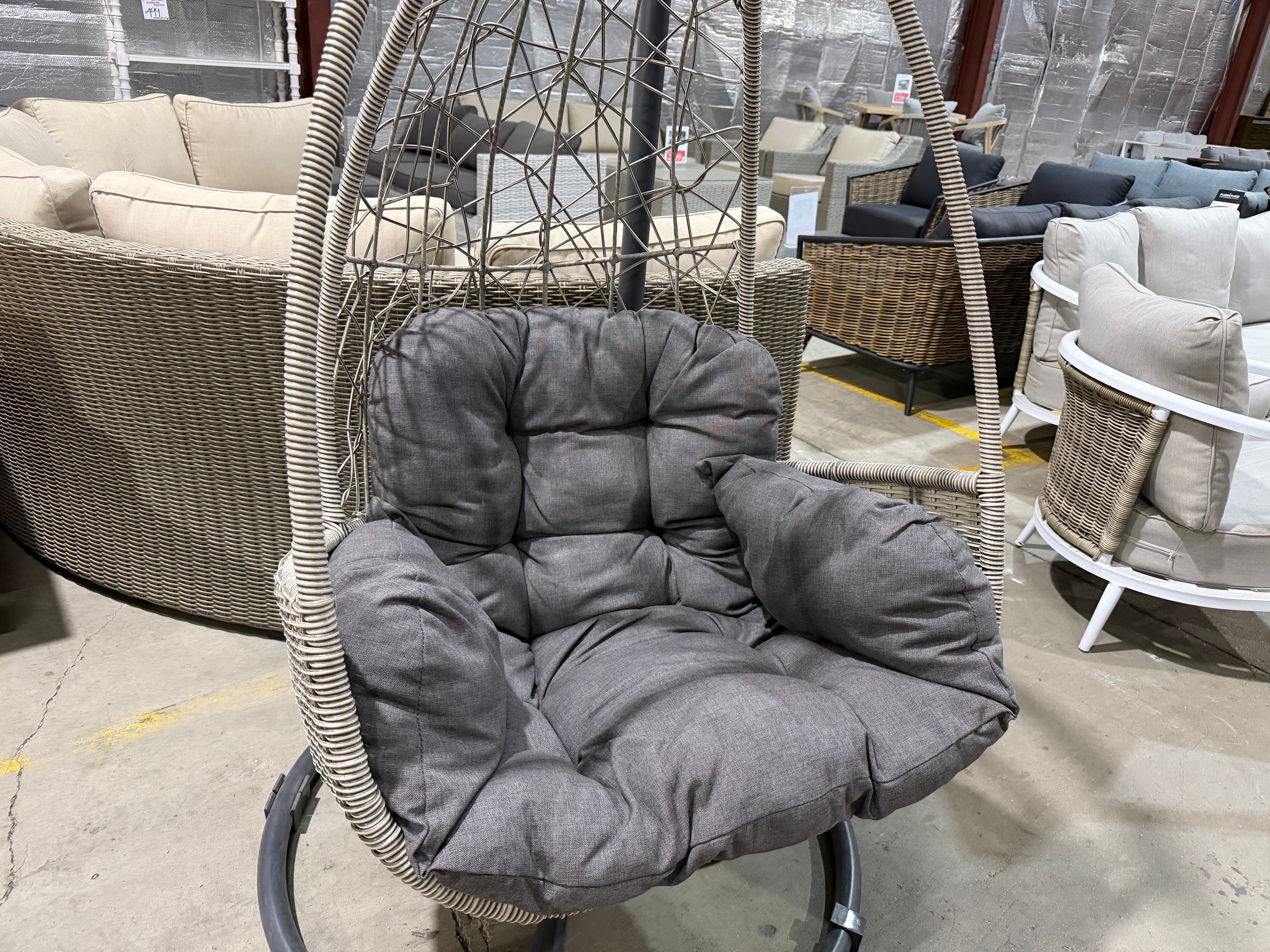 Palma out door egg hanging chair