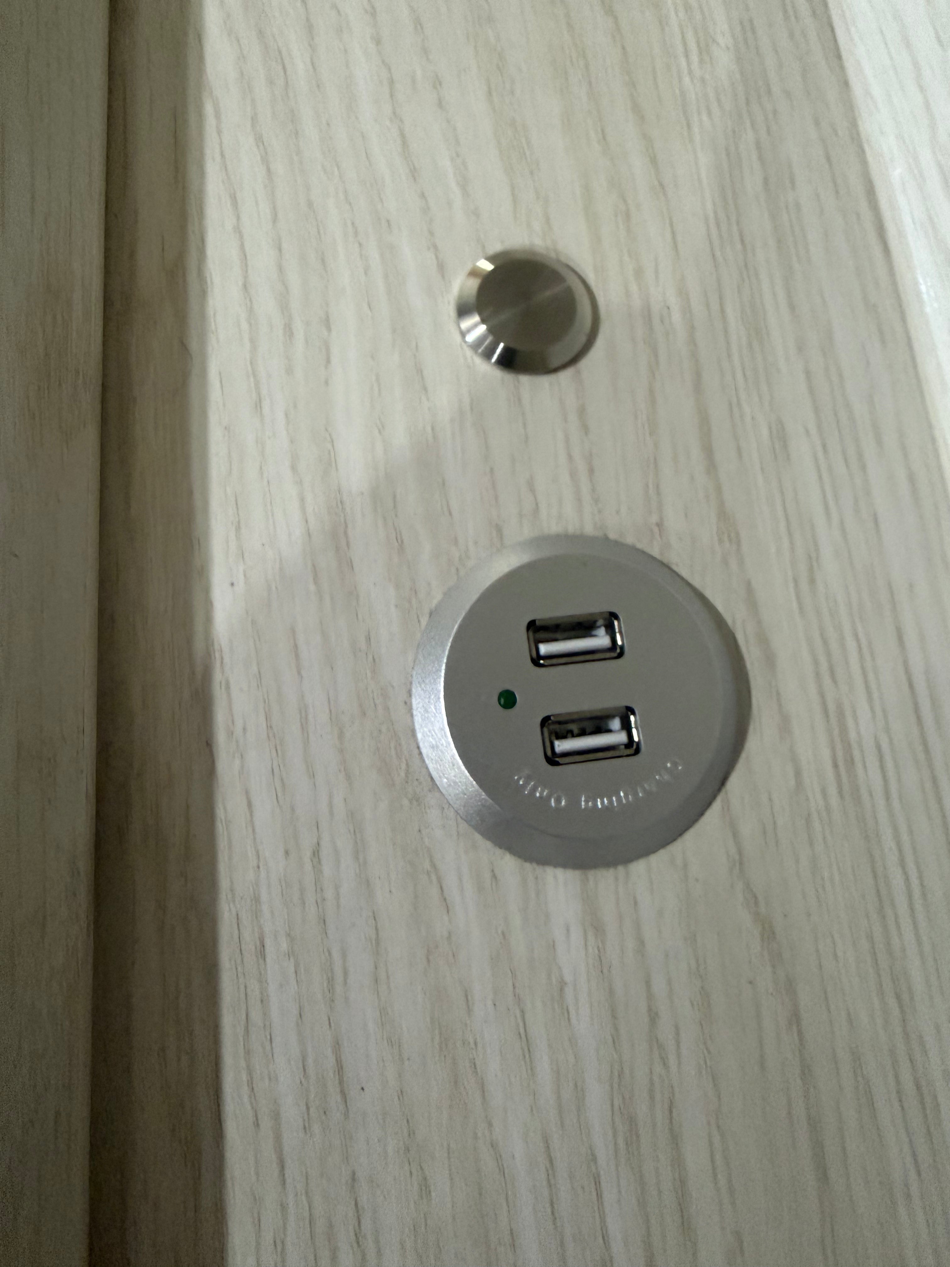 Atlanta Queen size bed in grey wash finish lift up storage