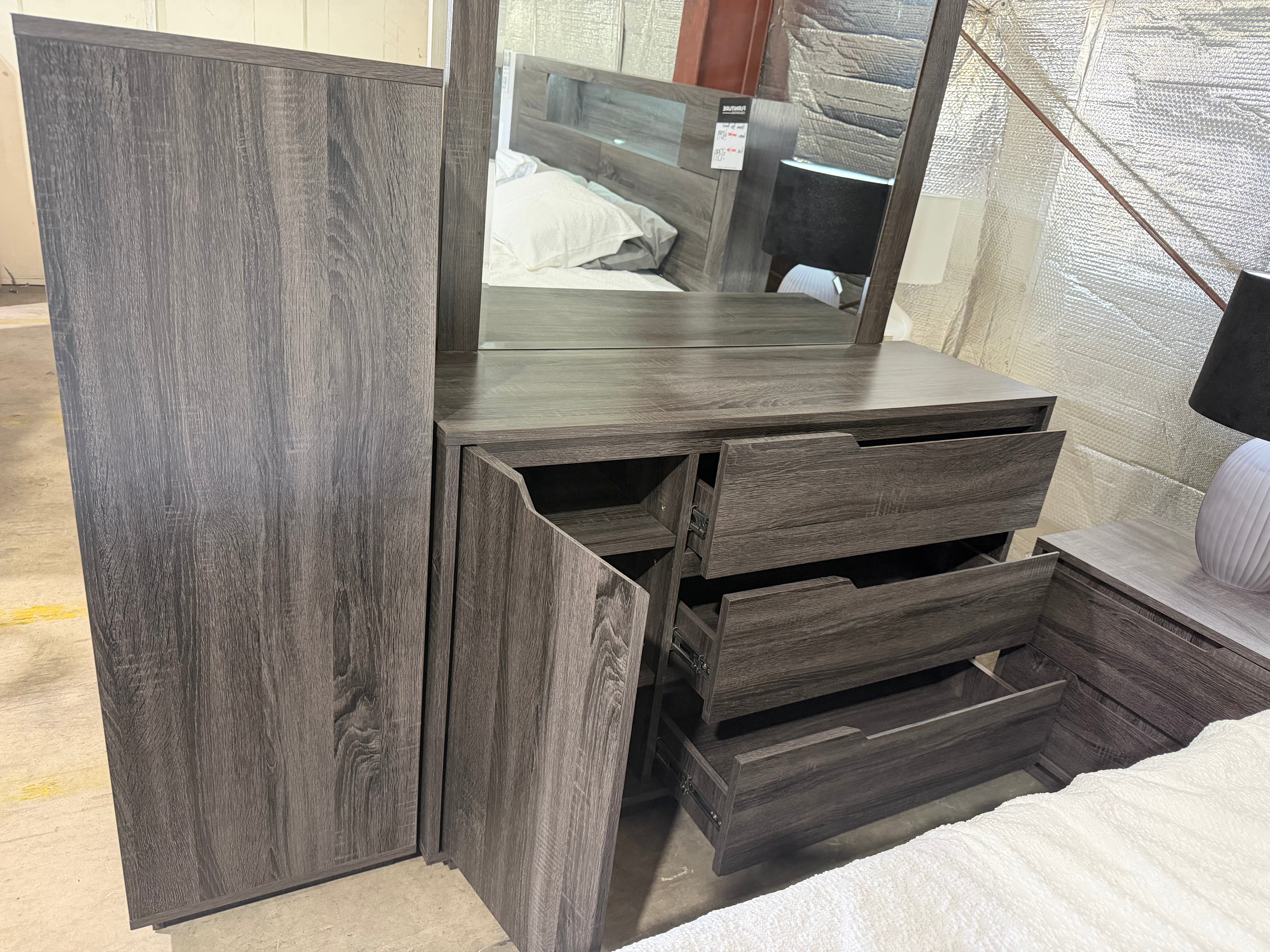 Vienna Dressing Table inc mirror in grey