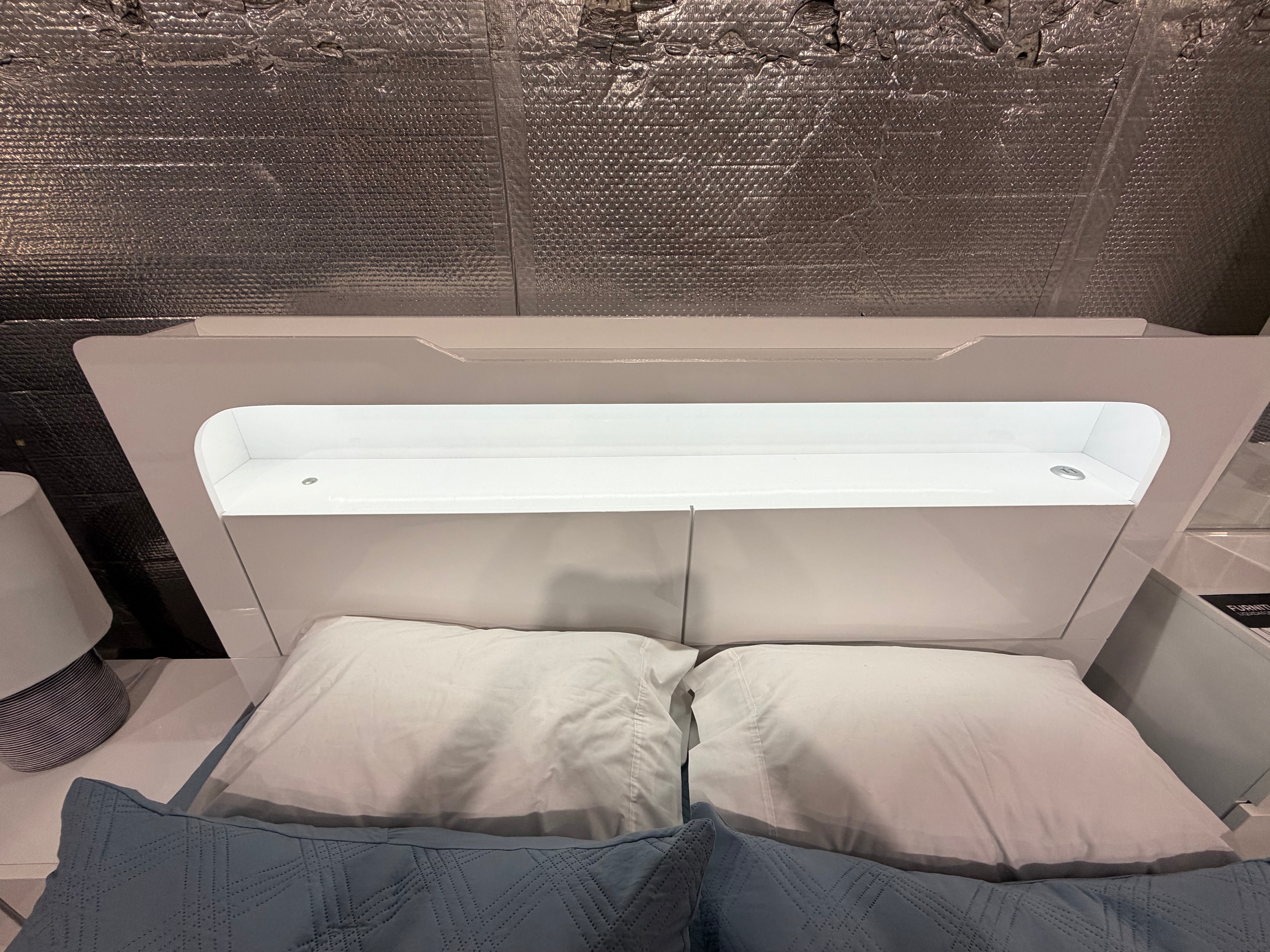 Davis queen size bed in Gloss White