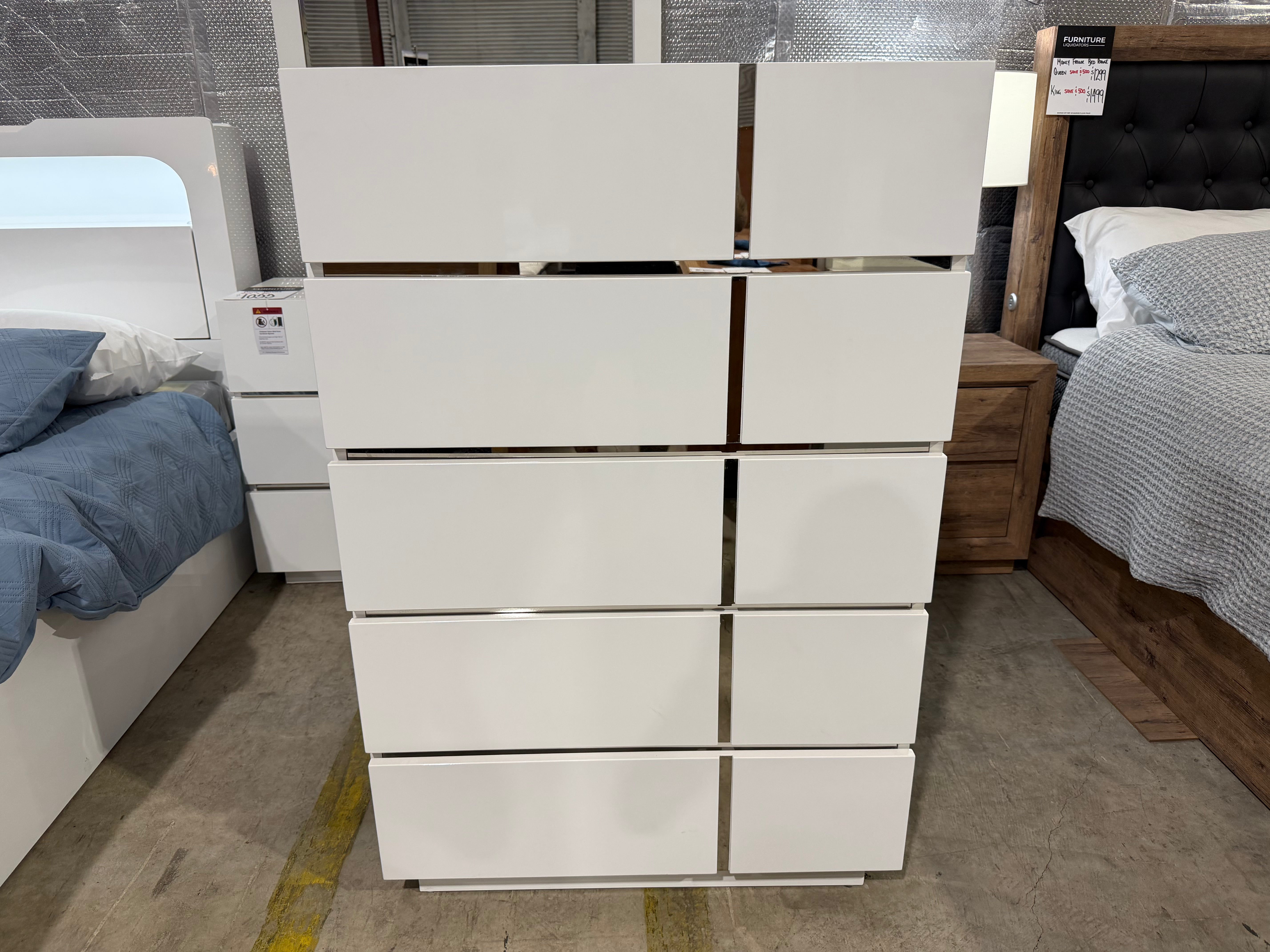 Davis tallboy in Gloss White