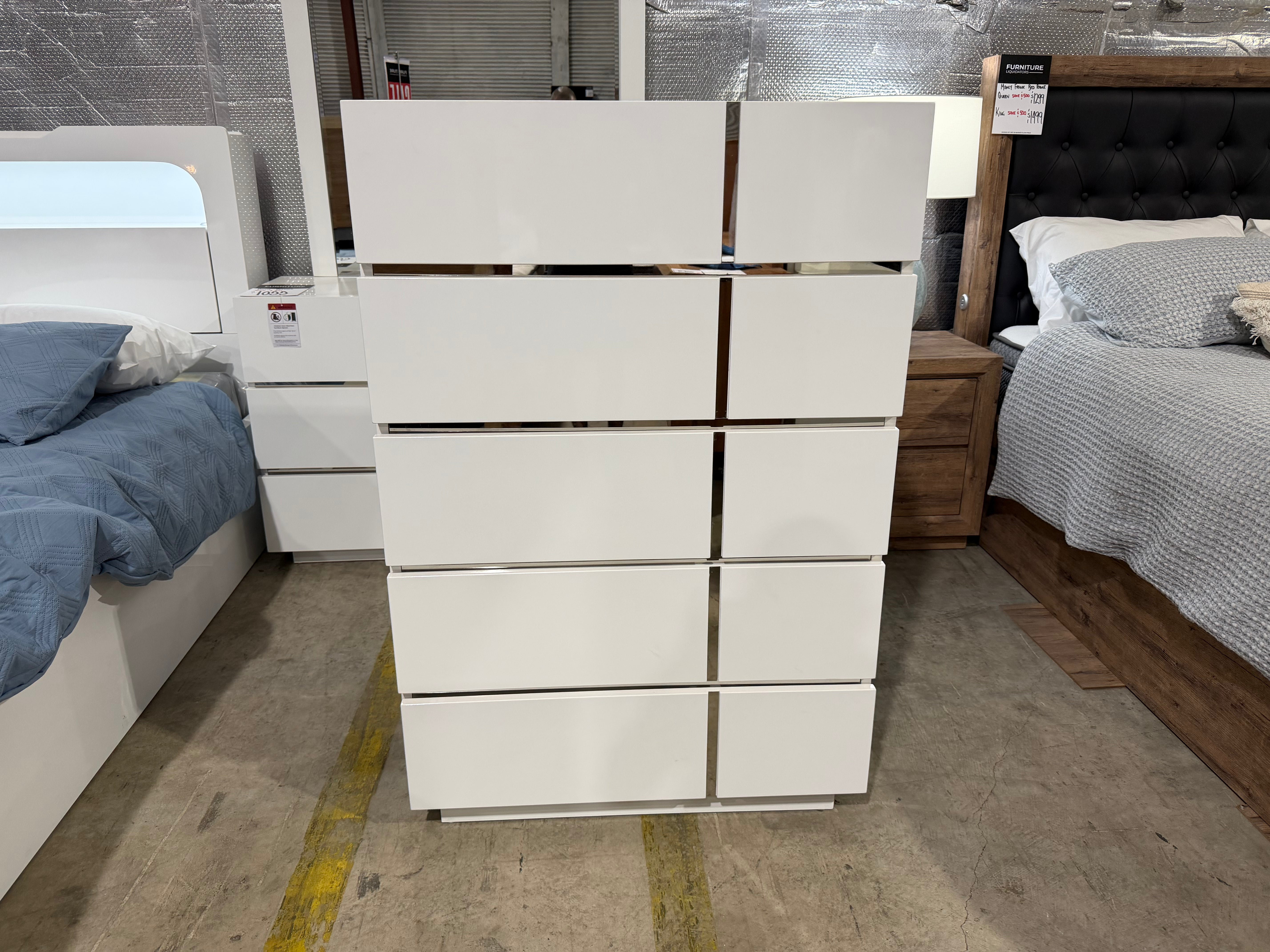 Davis tallboy in Gloss White
