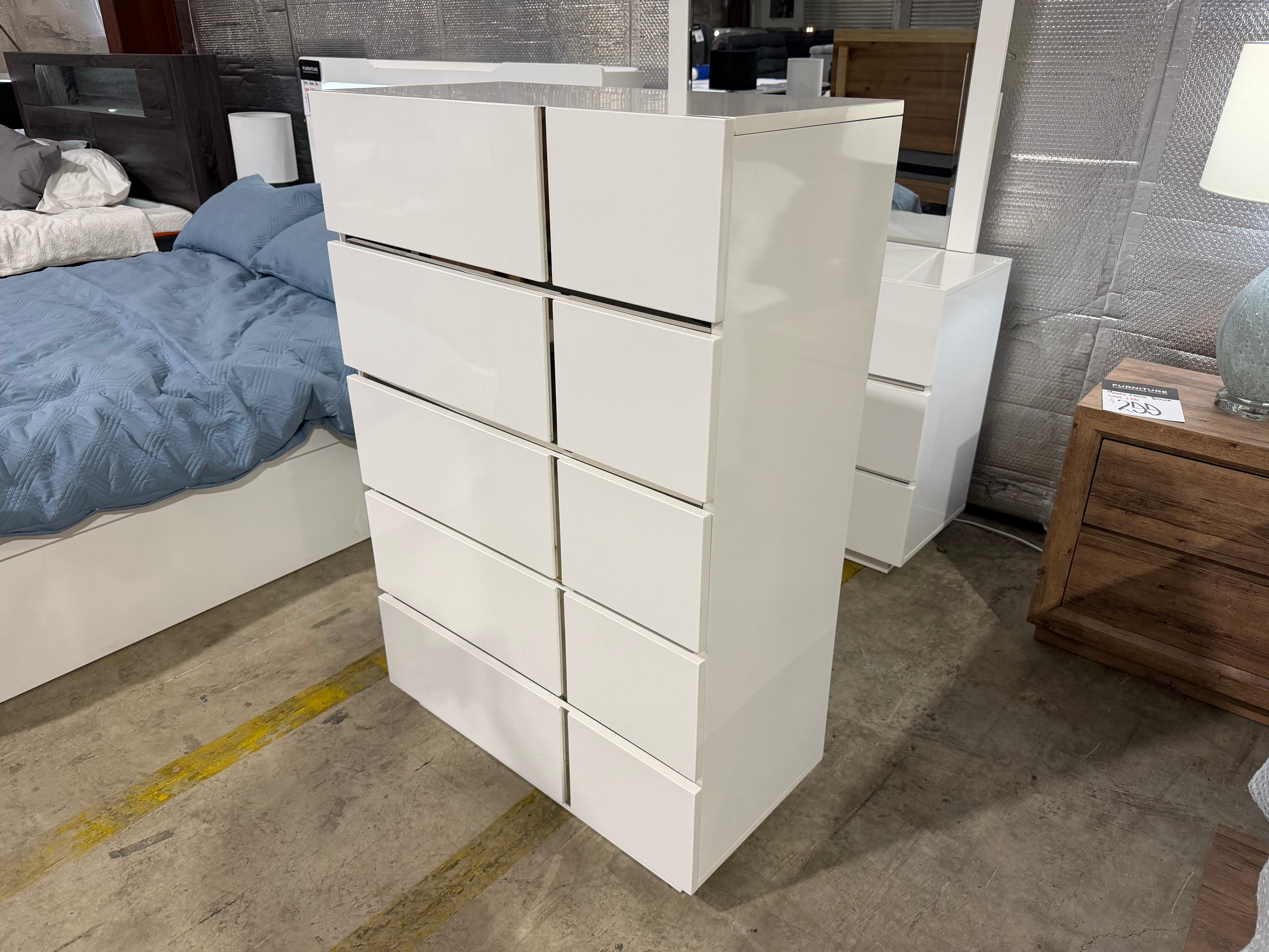 Davis tallboy in Gloss White