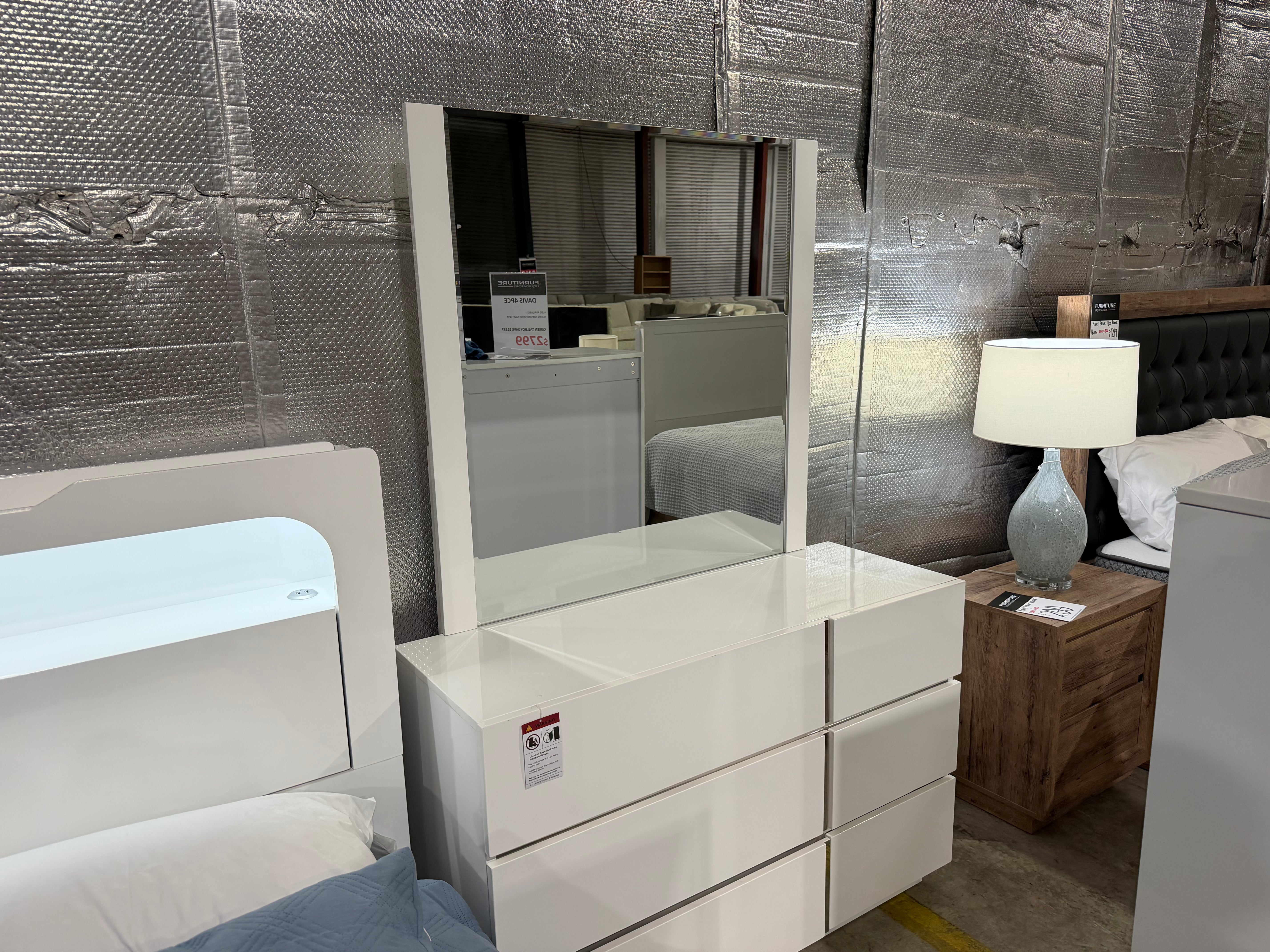 Davis dressing table inc mirror in Gloss White