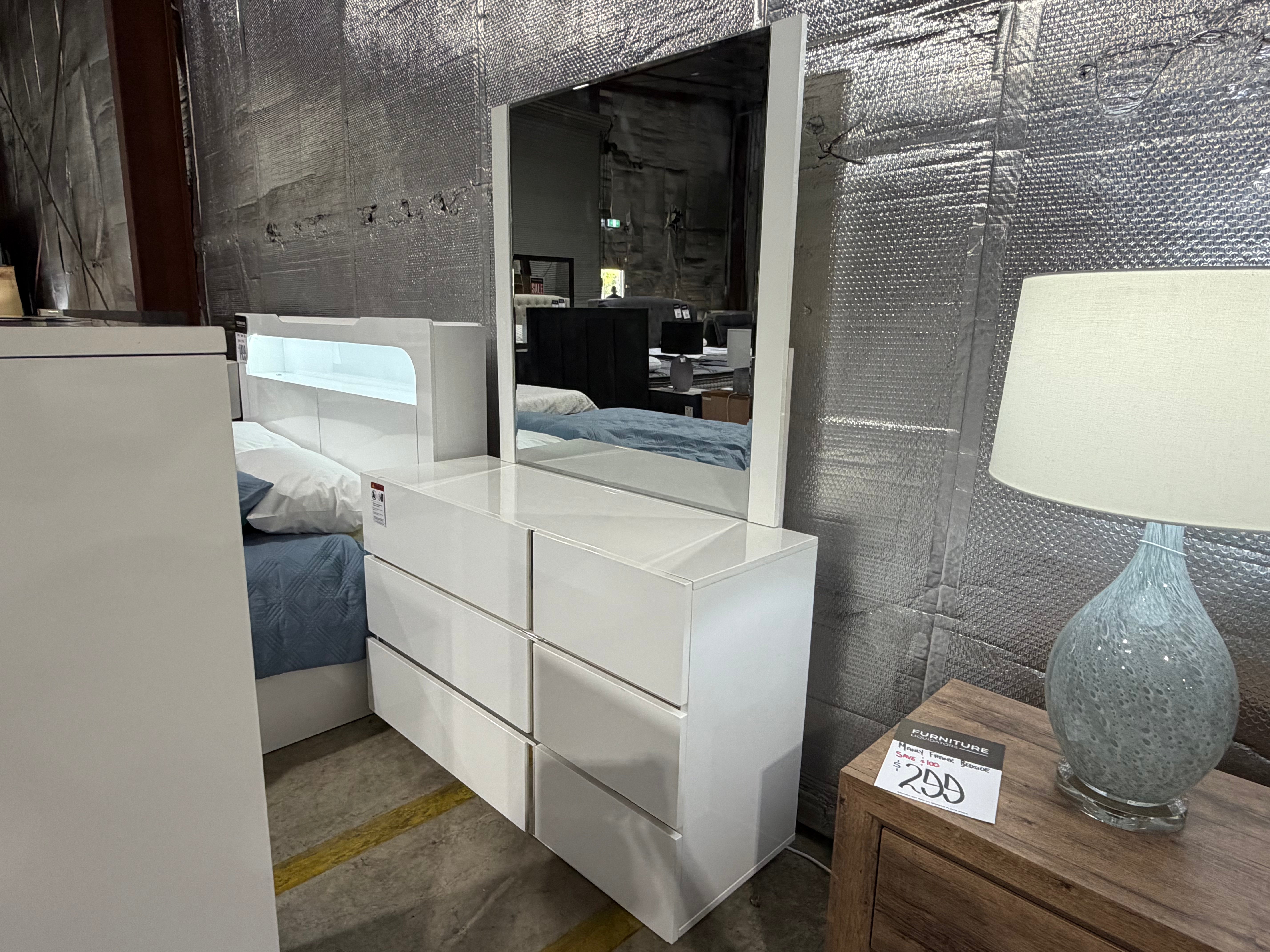 Davis dressing table inc mirror in Gloss White