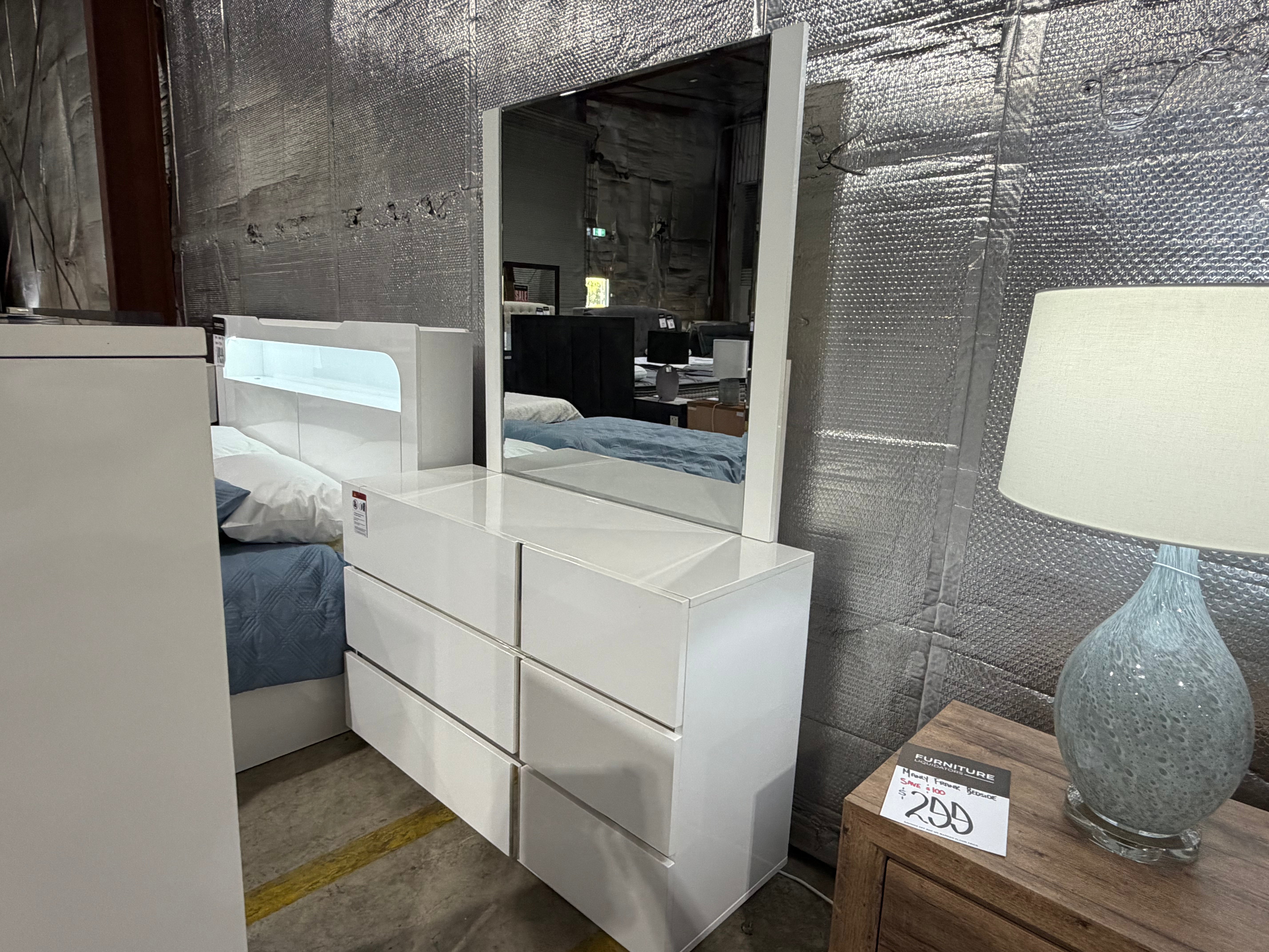 Davis dressing table inc mirror in Gloss White