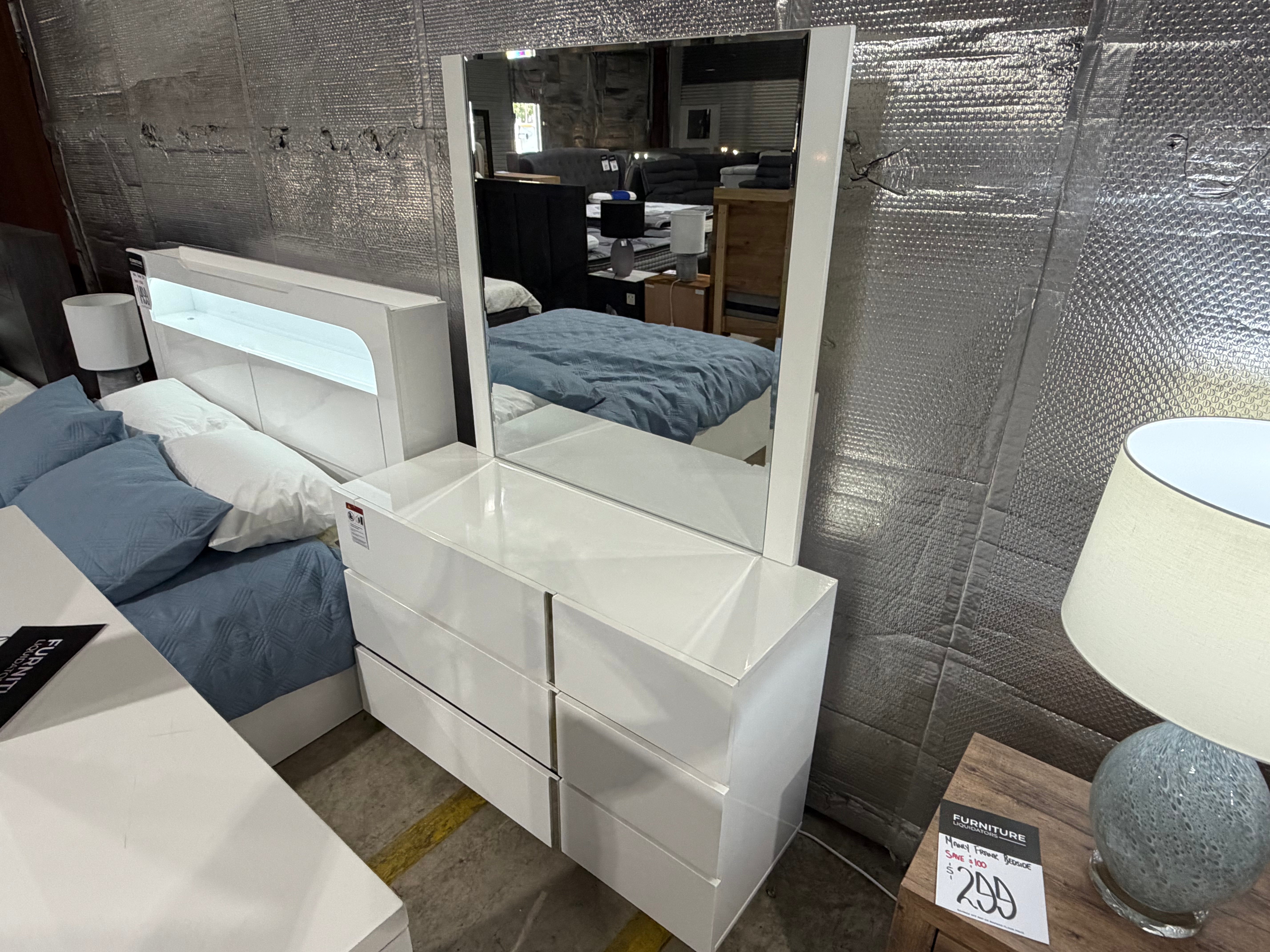 Davis dressing table inc mirror in Gloss White