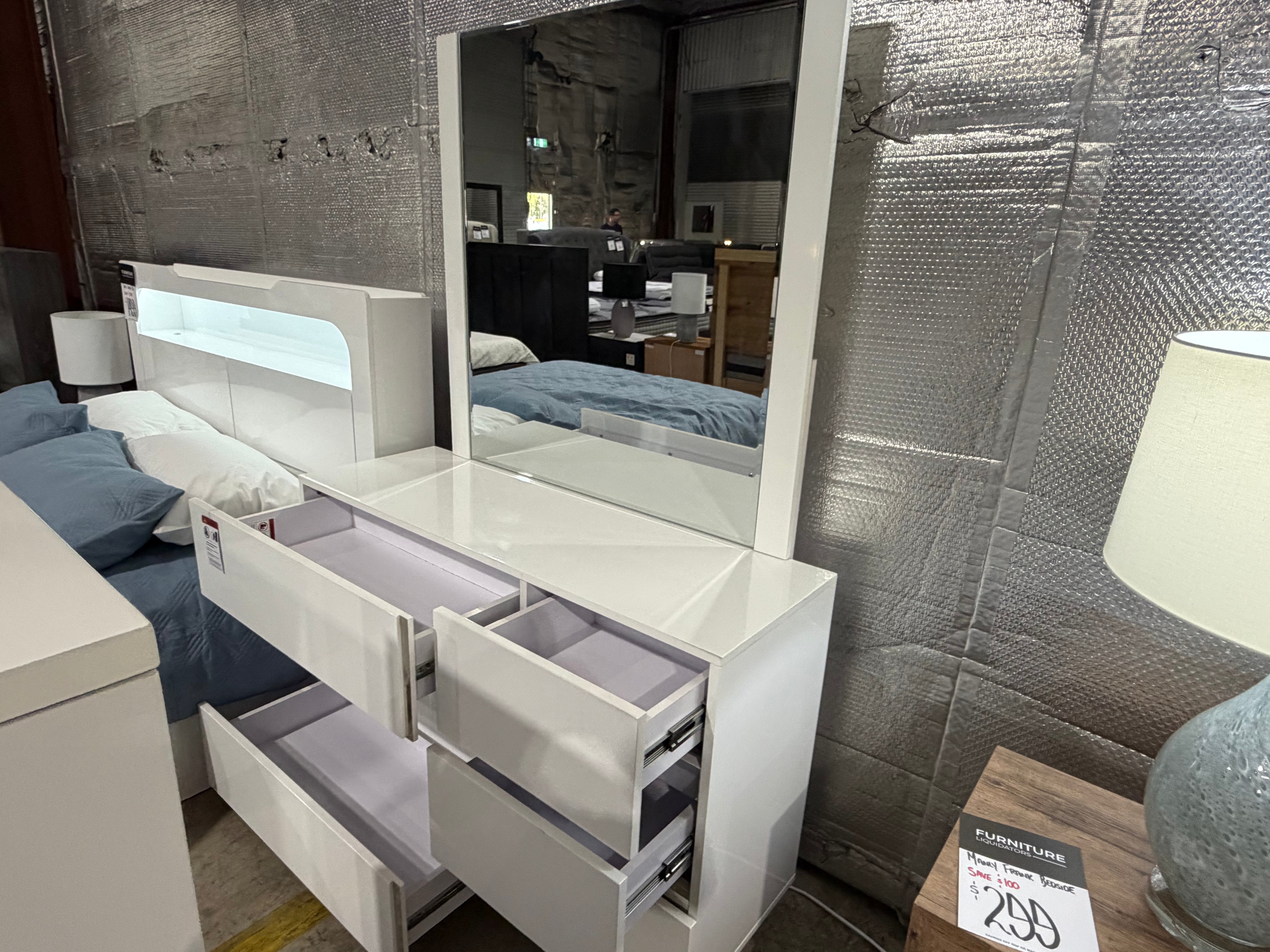 Davis dressing table inc mirror in Gloss White