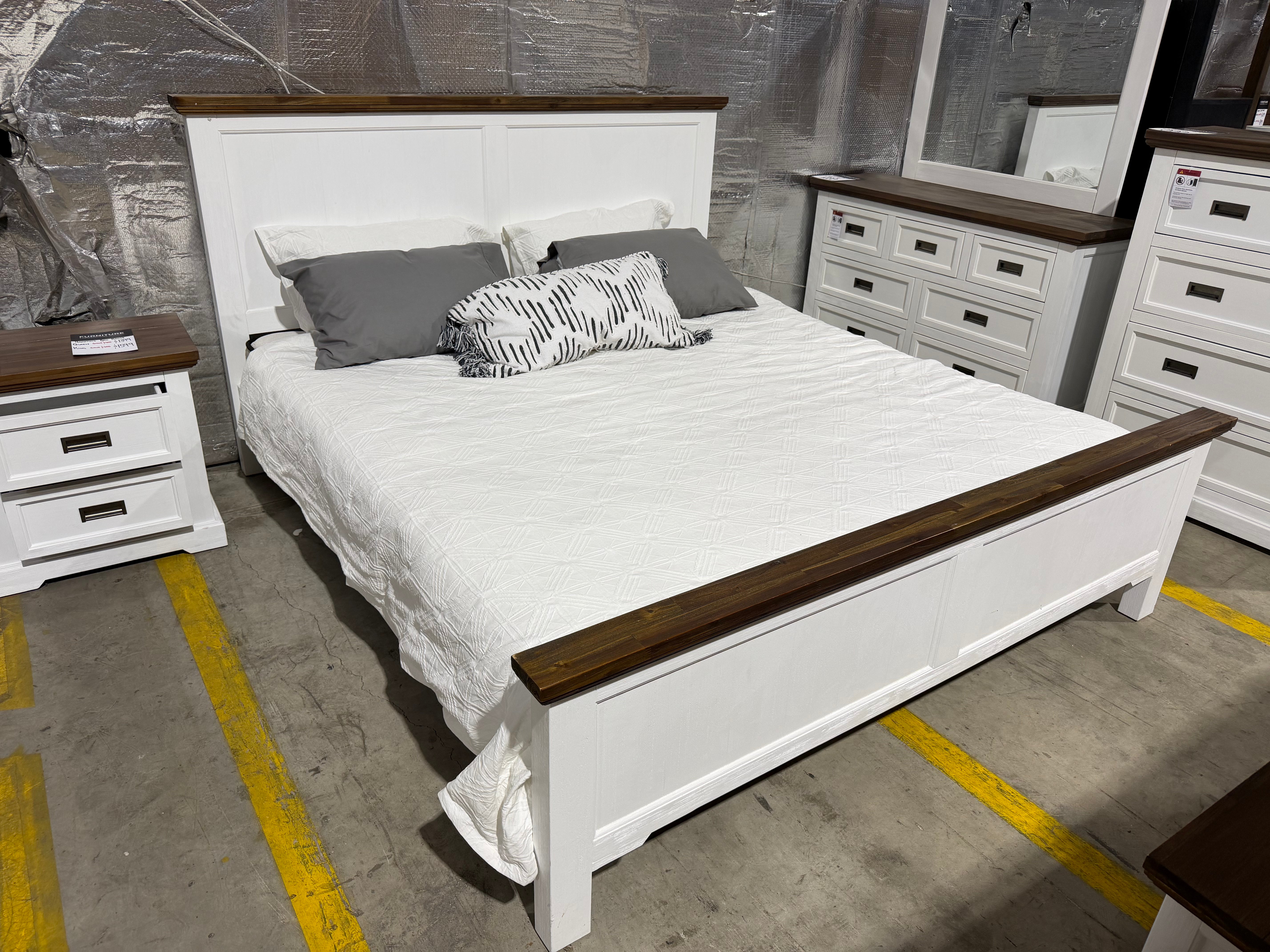 Hamptons King Size Bed in two tone finish