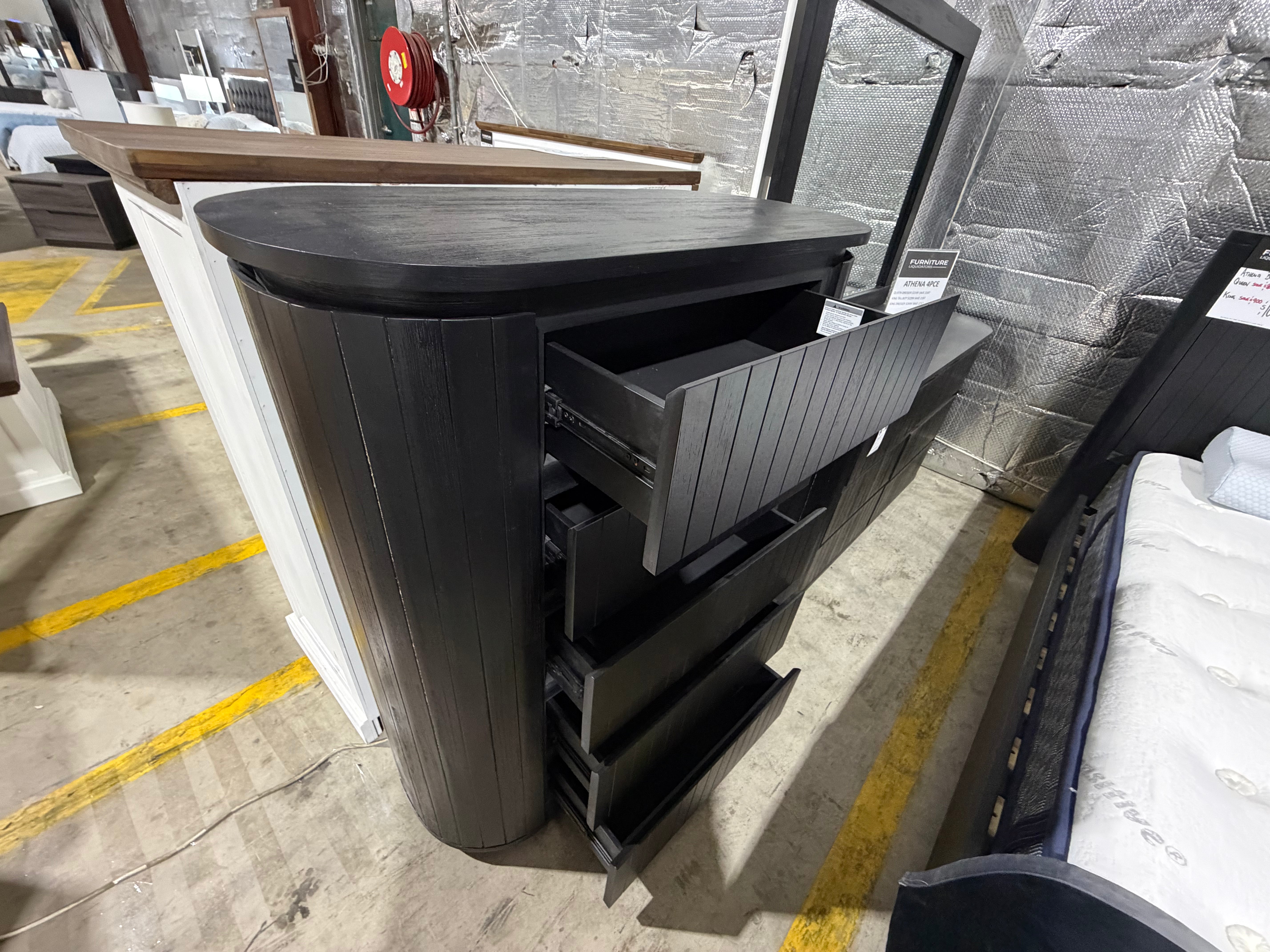 Athena ripple Tallboy in shadow Black