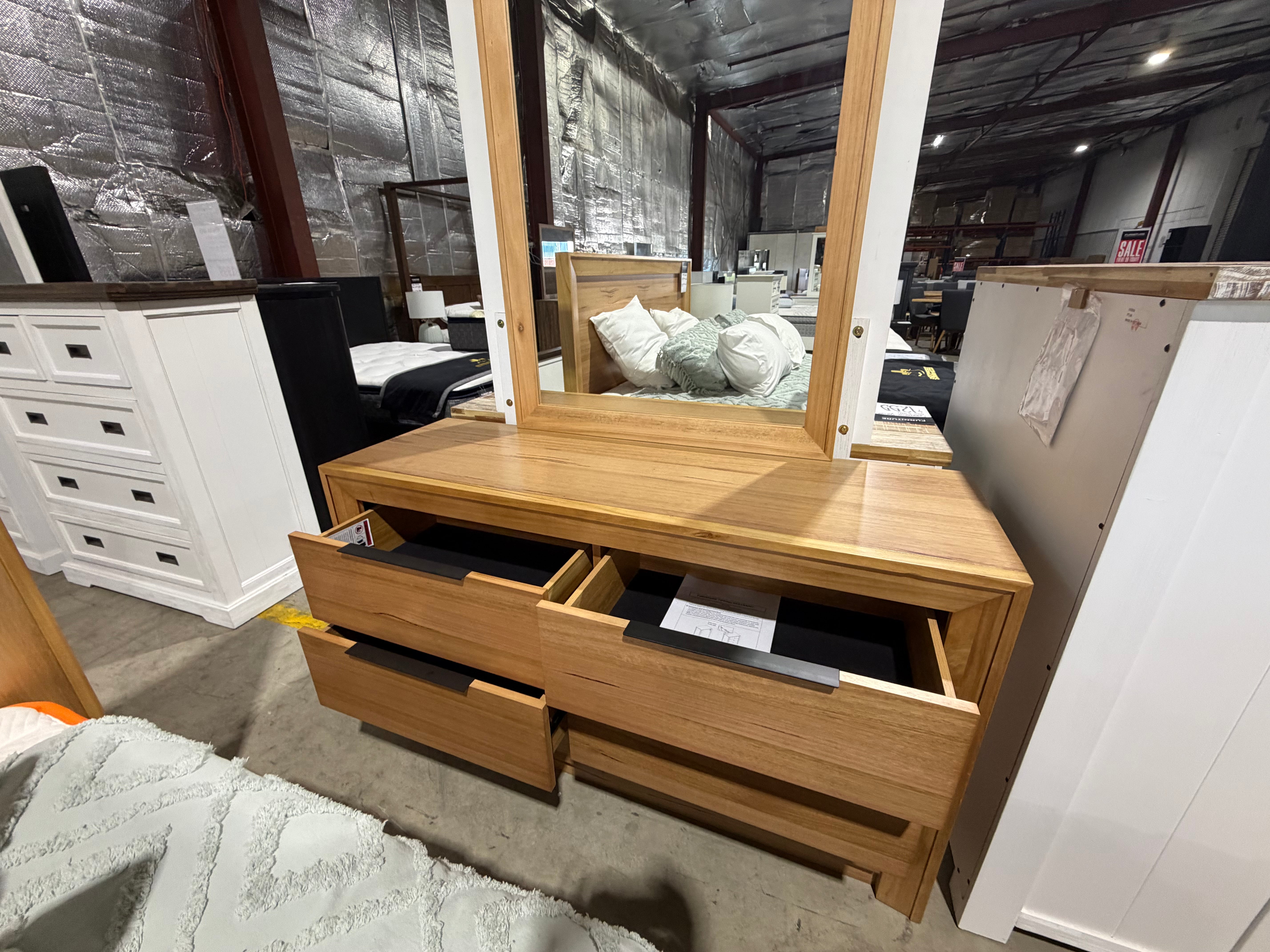 Ontario dressing table with mirror in messmate timber