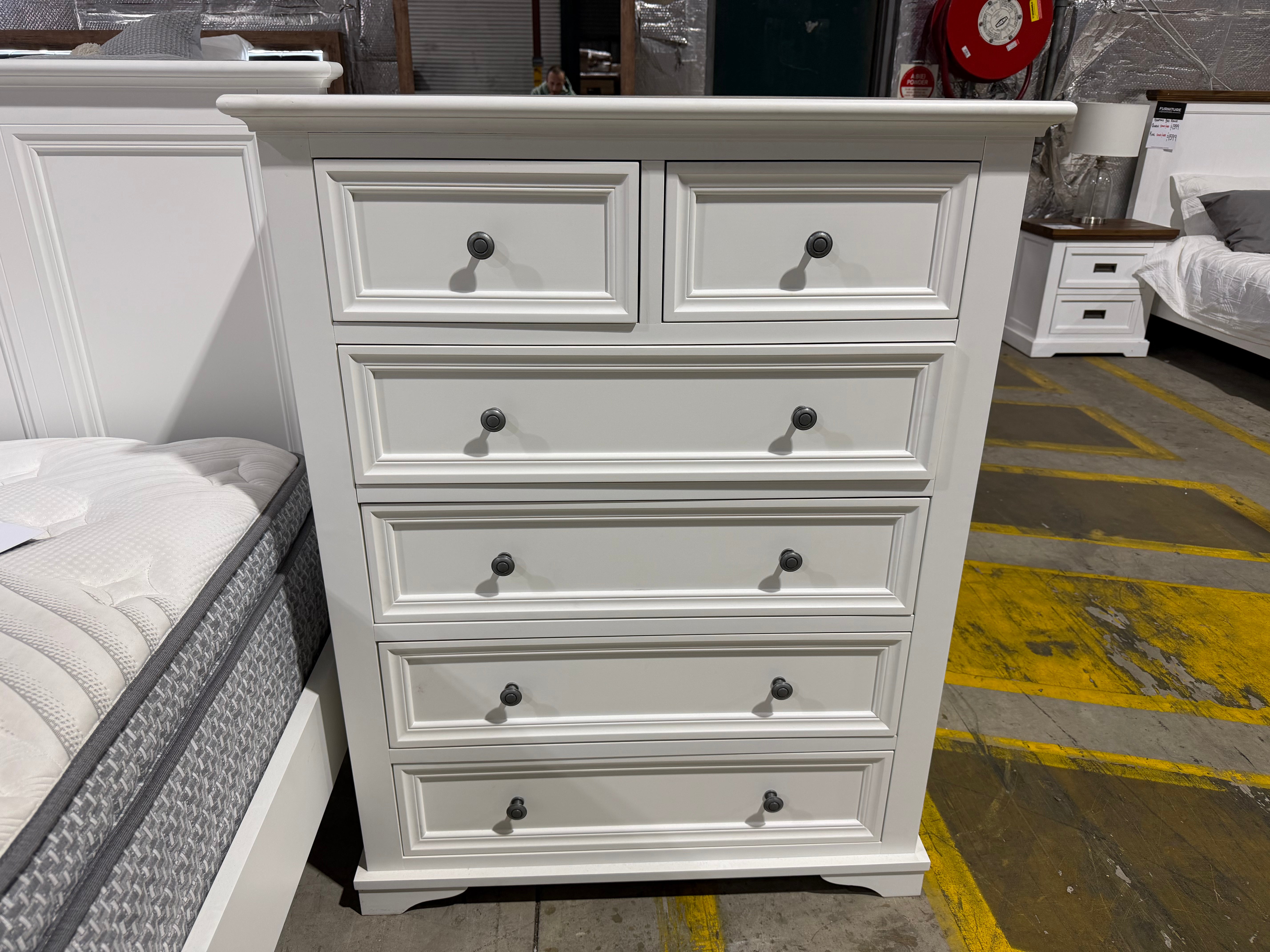Cardona Tallboy chest in white finish (w/worth)