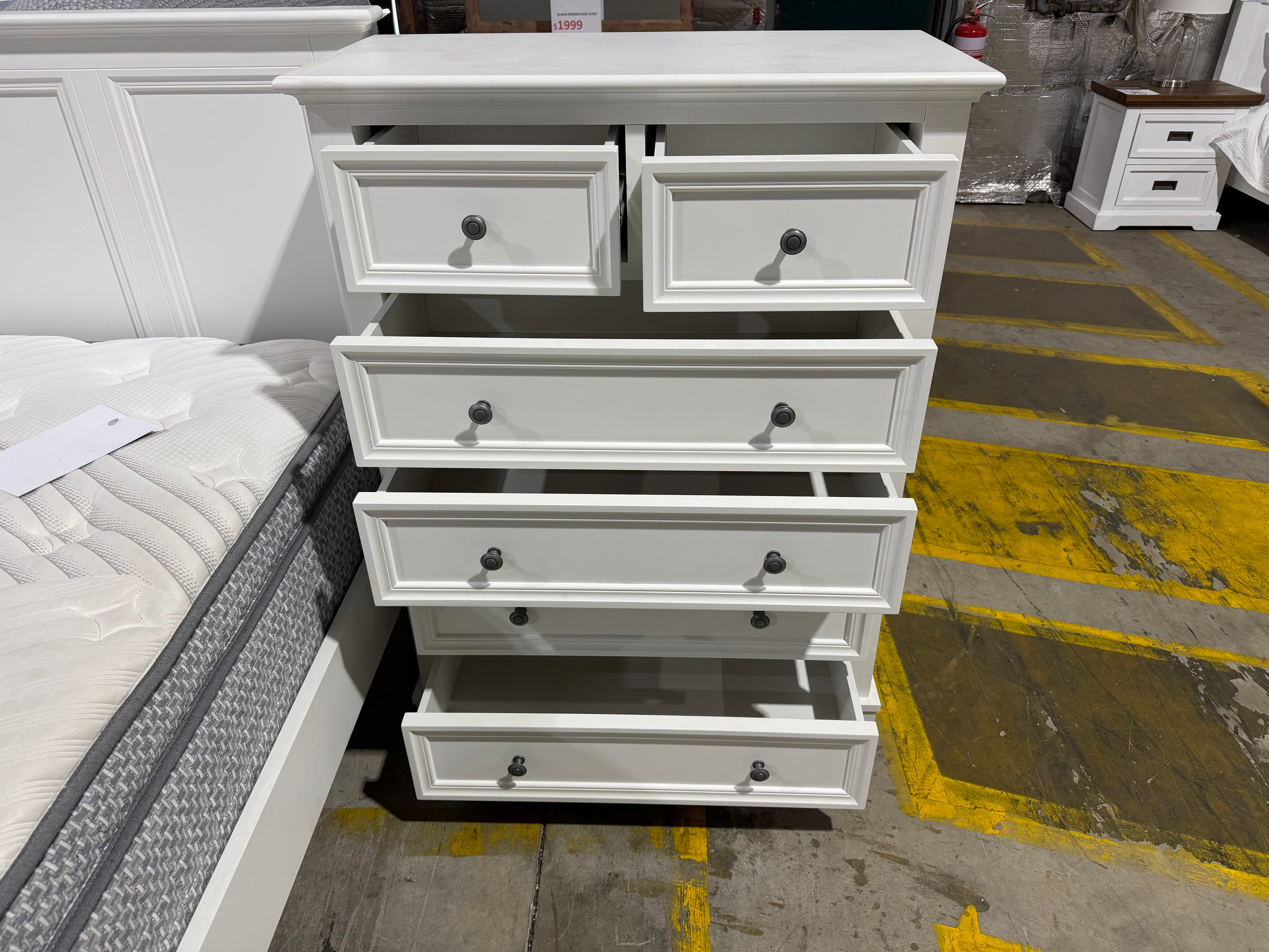 Cardona Tallboy chest in white finish (w/worth)