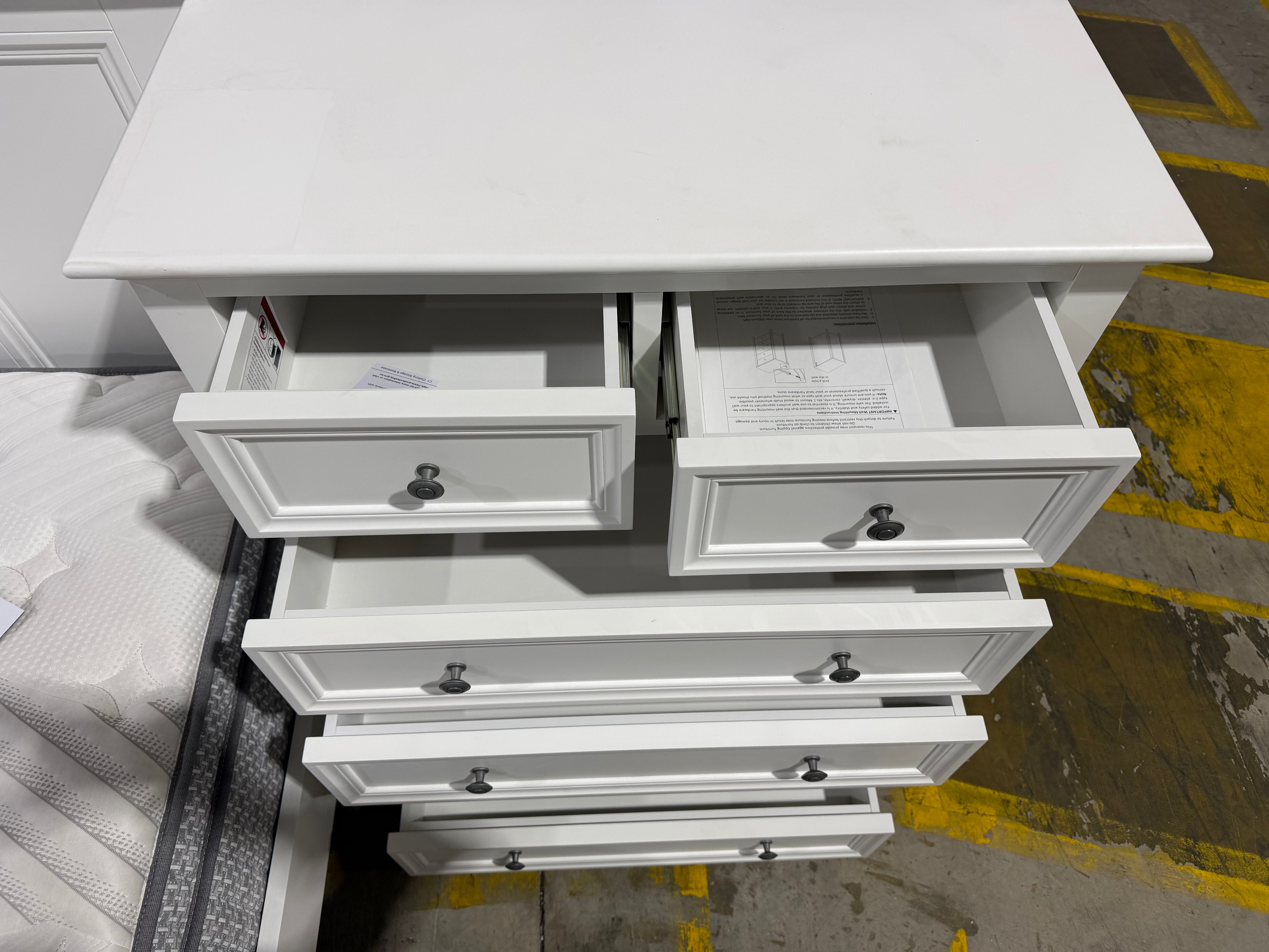 Cardona Tallboy chest in white finish (w/worth)