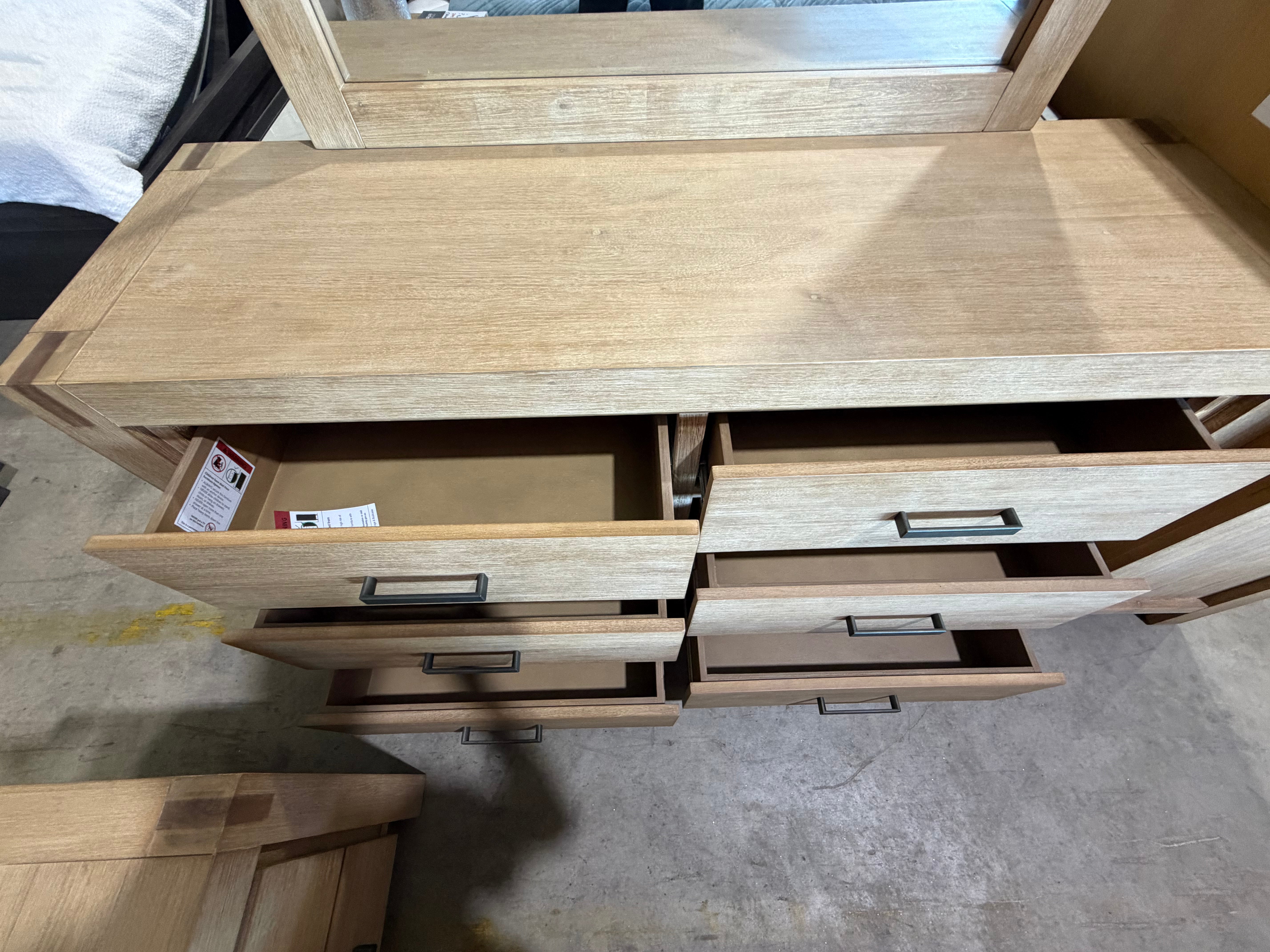 Crystalbrook dressing table inc mirror in acacia timber