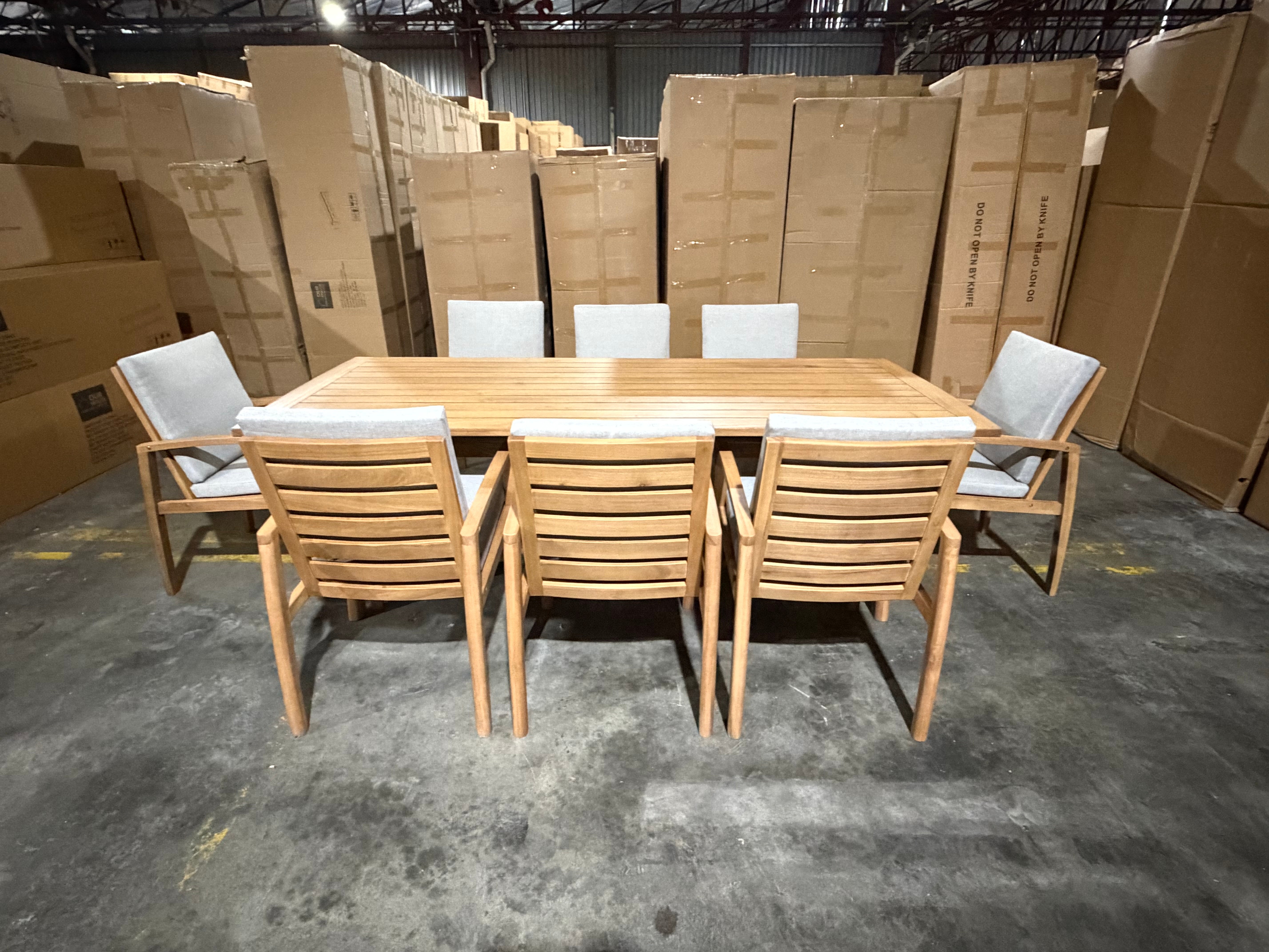 Sawyer 9pce Outdoor Setting 2400 table 8 X Chairs