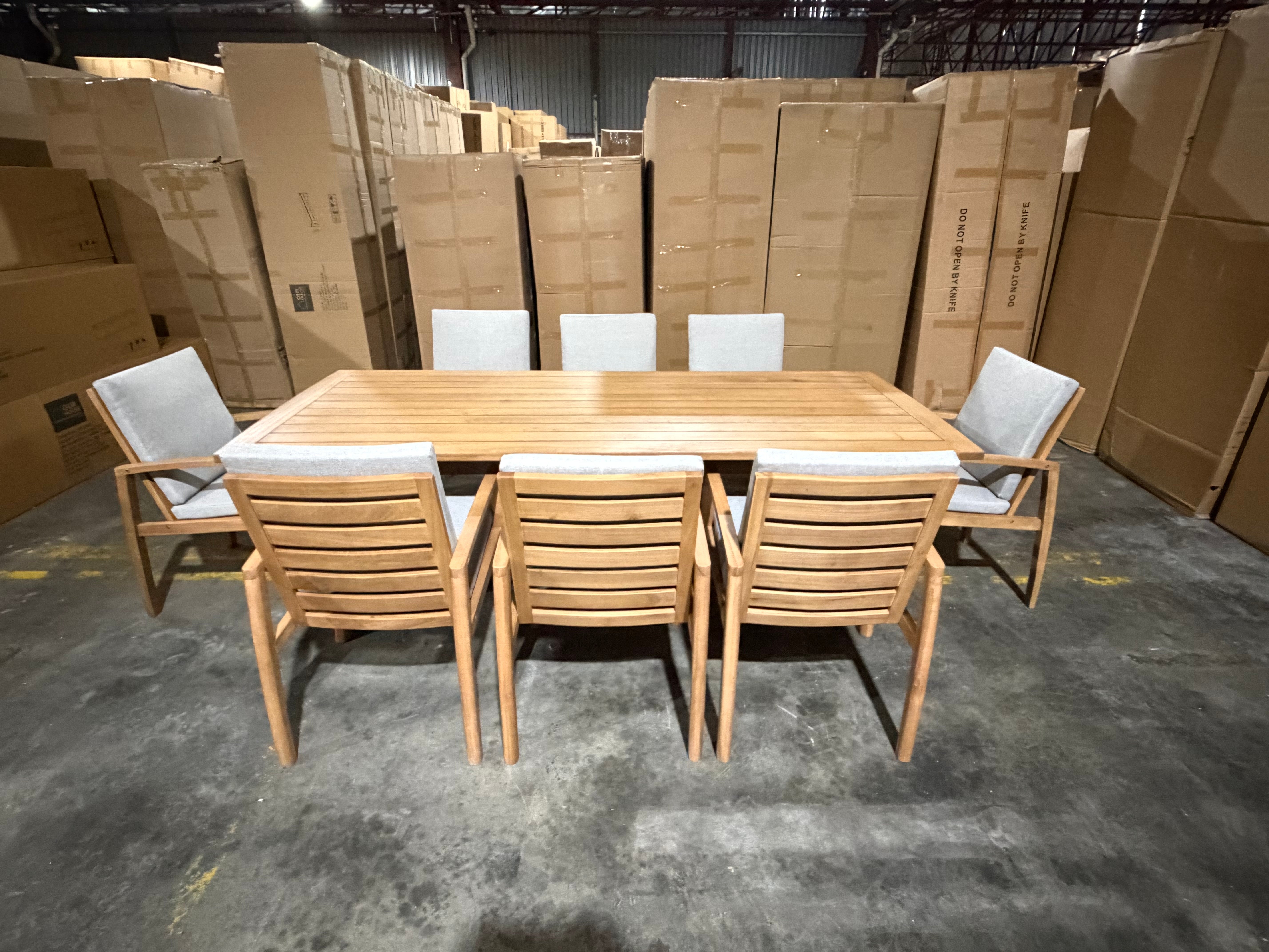 Sawyer 9pce Outdoor Setting 2400 table 8 X Chairs