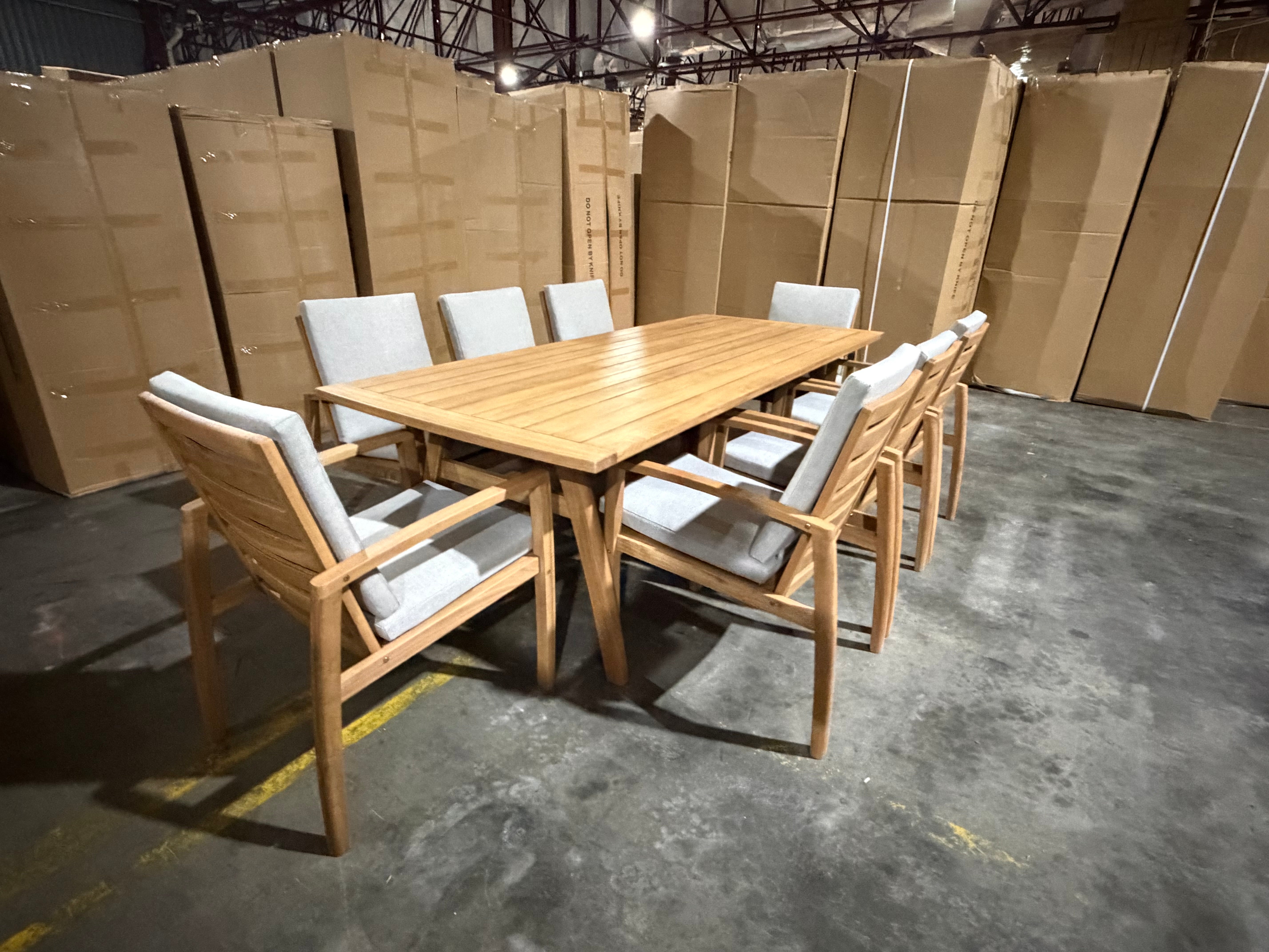 Sawyer 9pce Outdoor Setting 2400 table 8 X Chairs