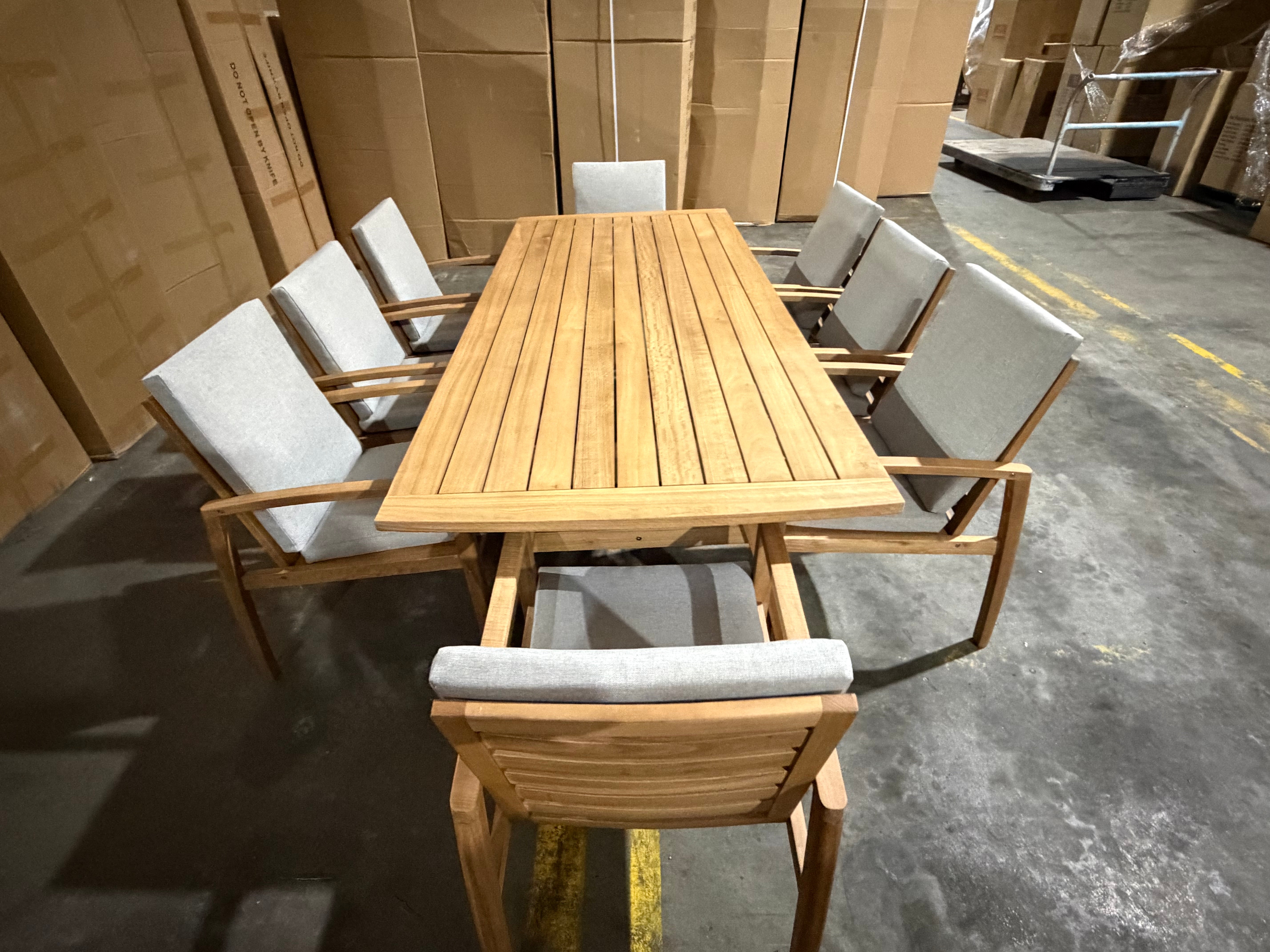 Sawyer 9pce Outdoor Setting 2400 table 8 X Chairs