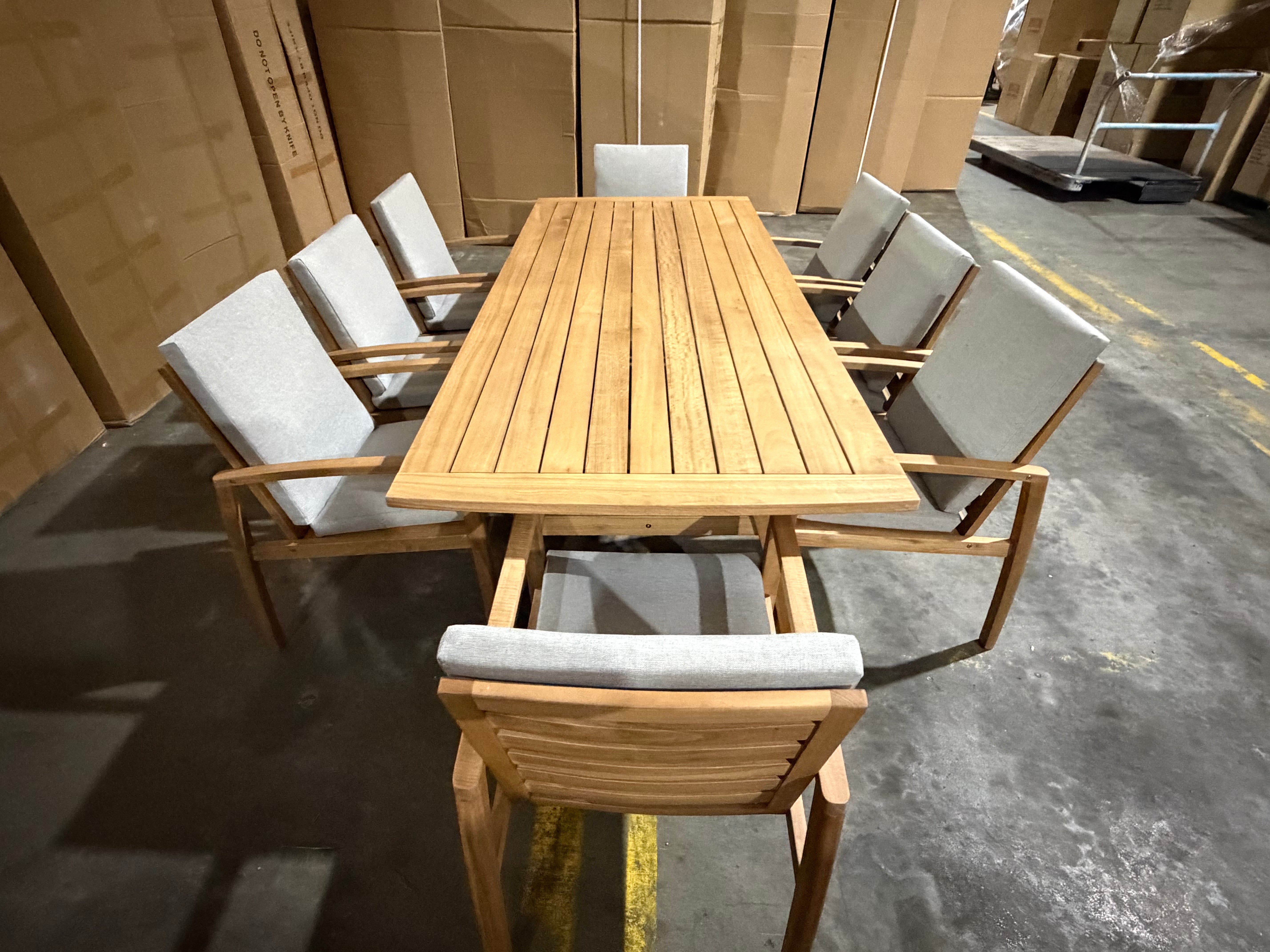 Sawyer 9pce Outdoor Setting 2400 table 8 X Chairs