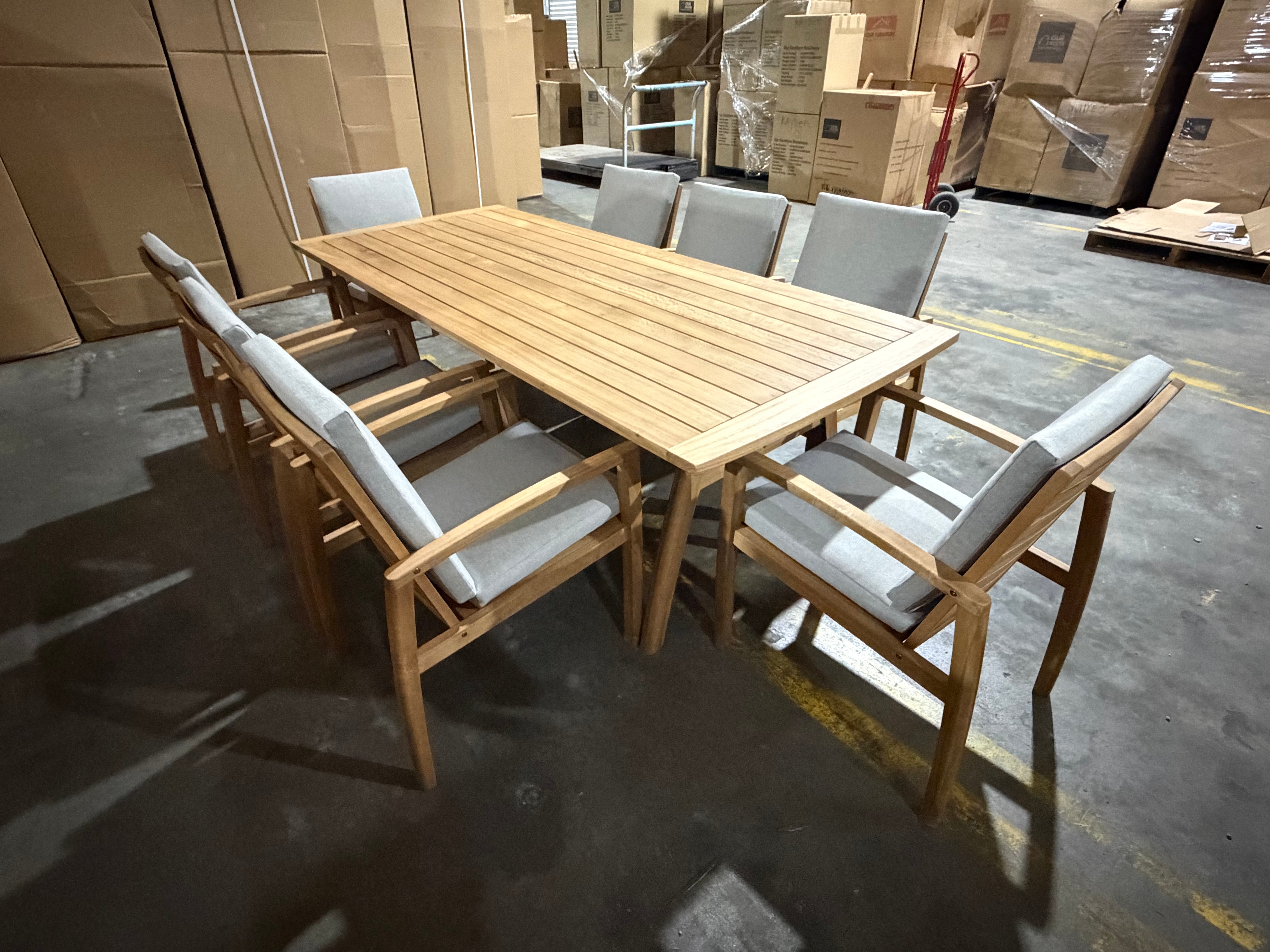 Sawyer 9pce Outdoor Setting 2400 table 8 X Chairs