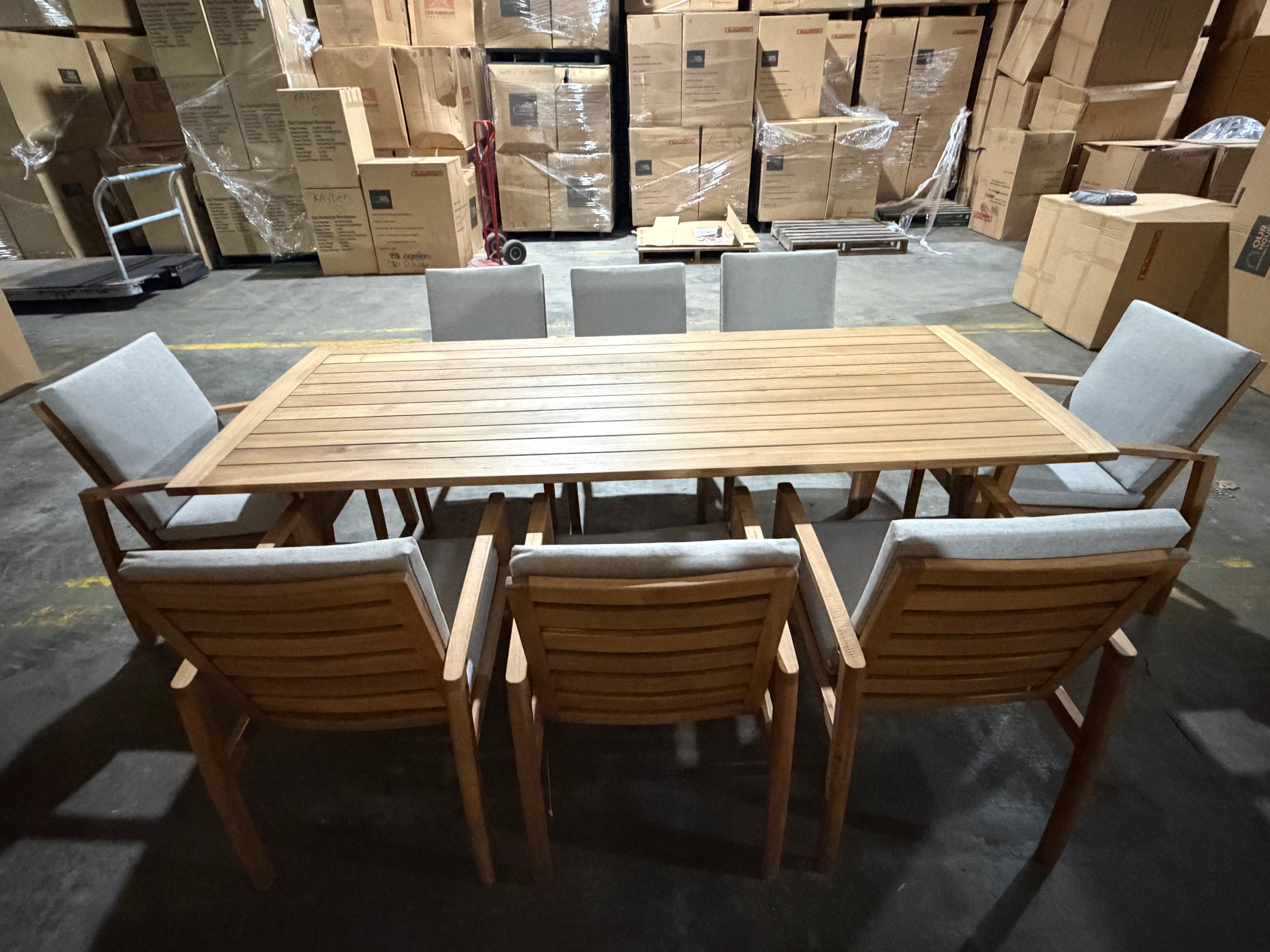 Sawyer 9pce Outdoor Setting 2400 table 8 X Chairs