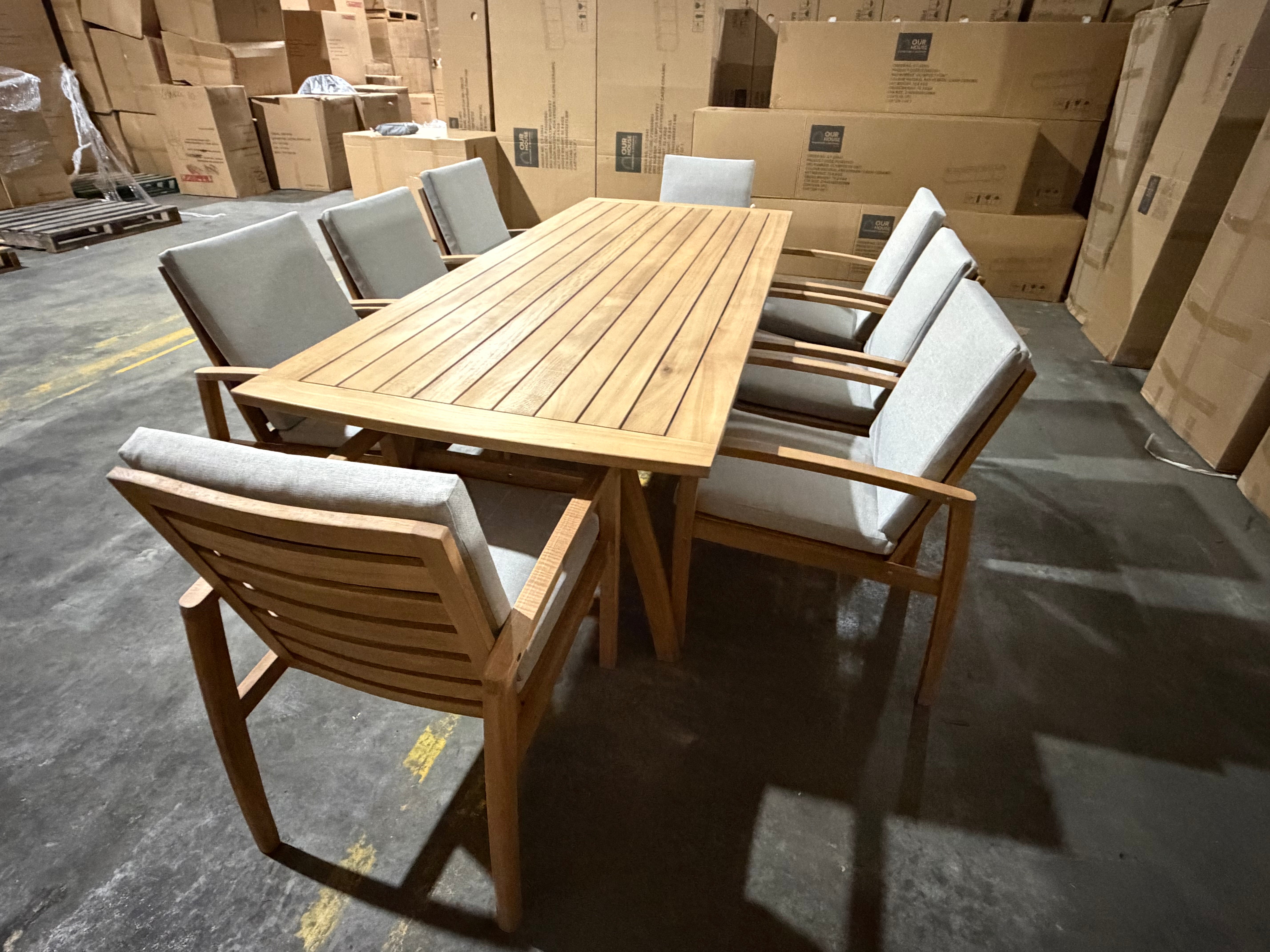 Sawyer 9pce Outdoor Setting 2400 table 8 X Chairs