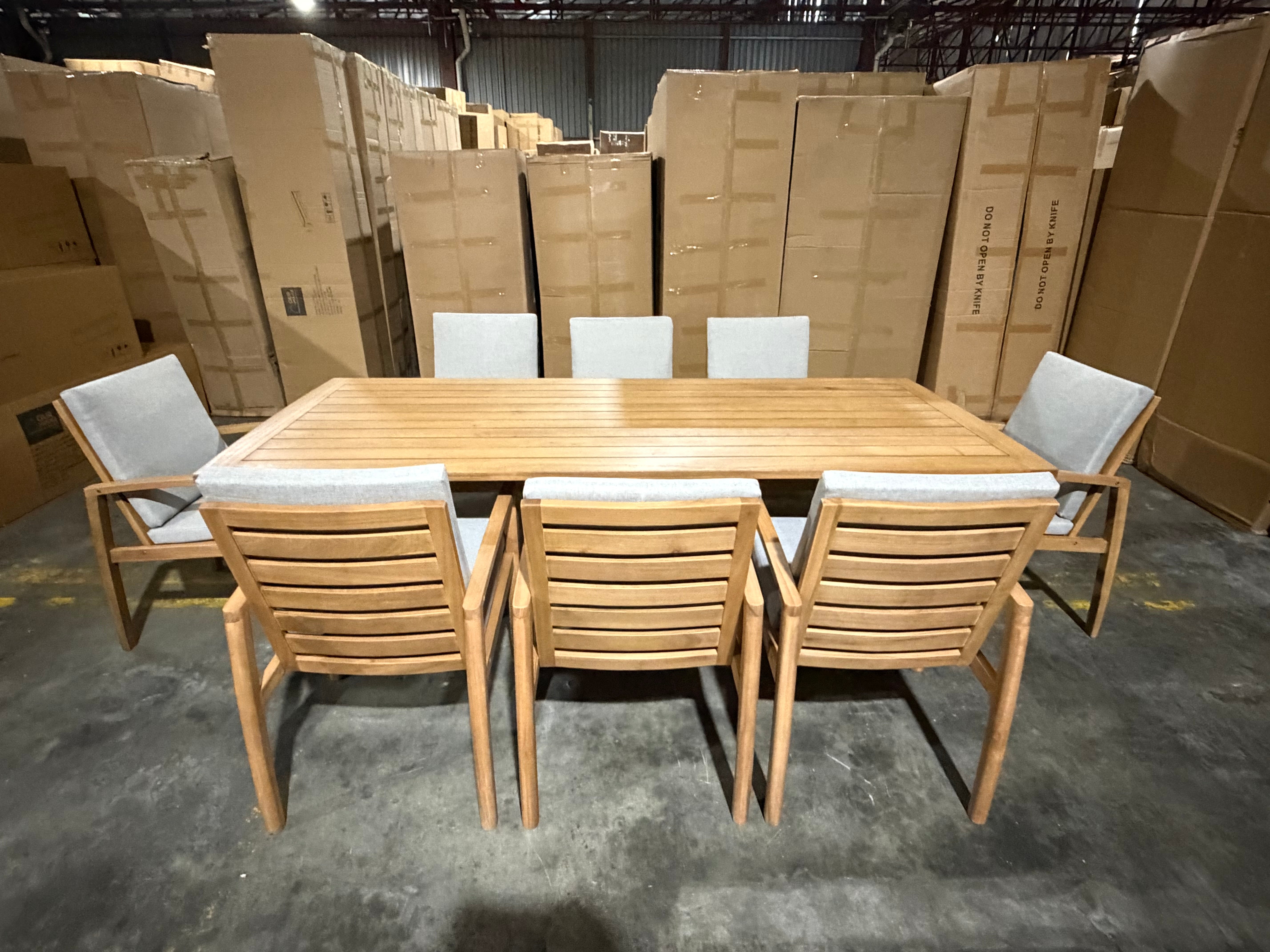 Sawyer 9pce Outdoor Setting 2400 table 8 X Chairs