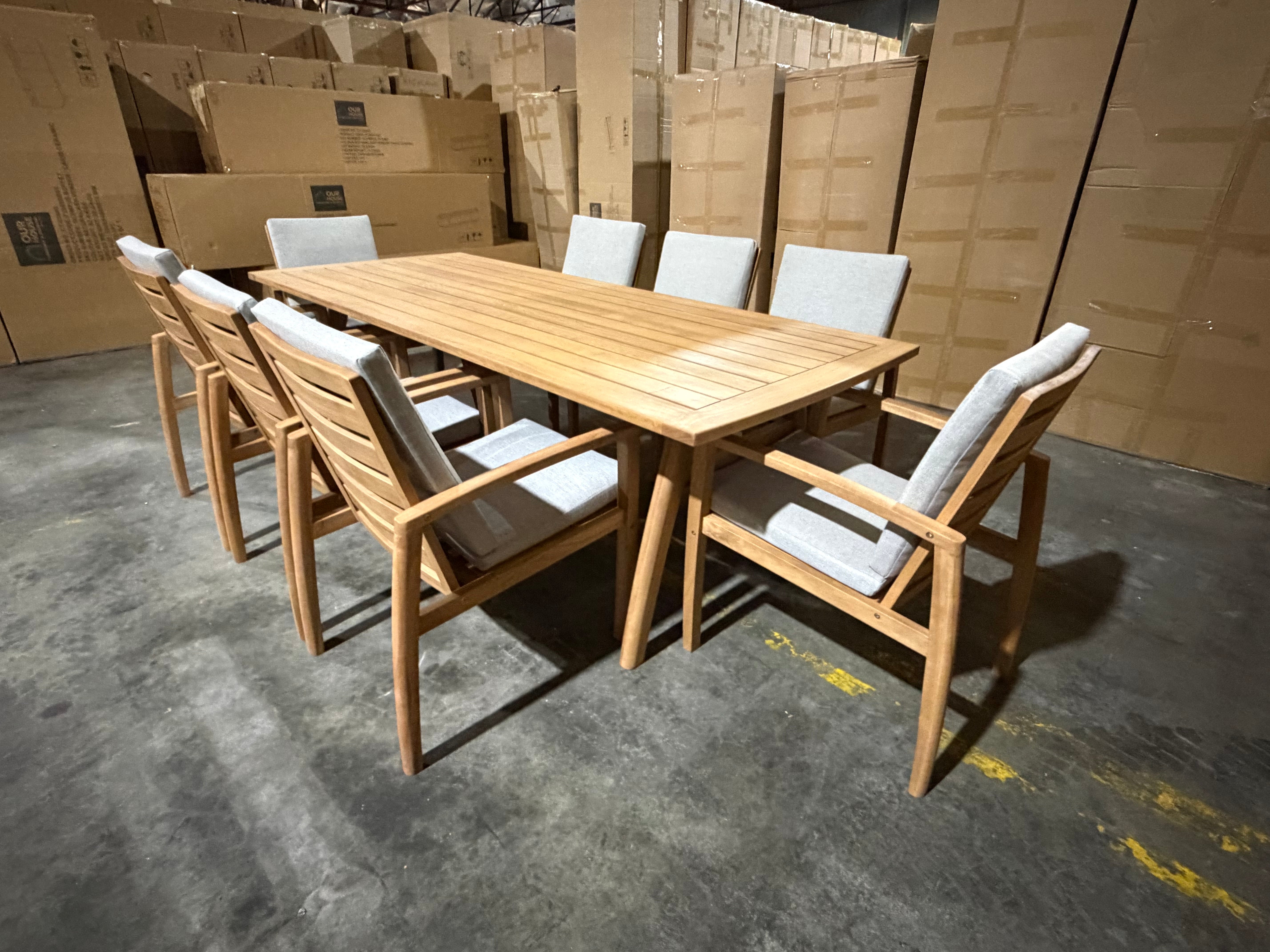 Sawyer 9pce Outdoor Setting 2400 table 8 X Chairs