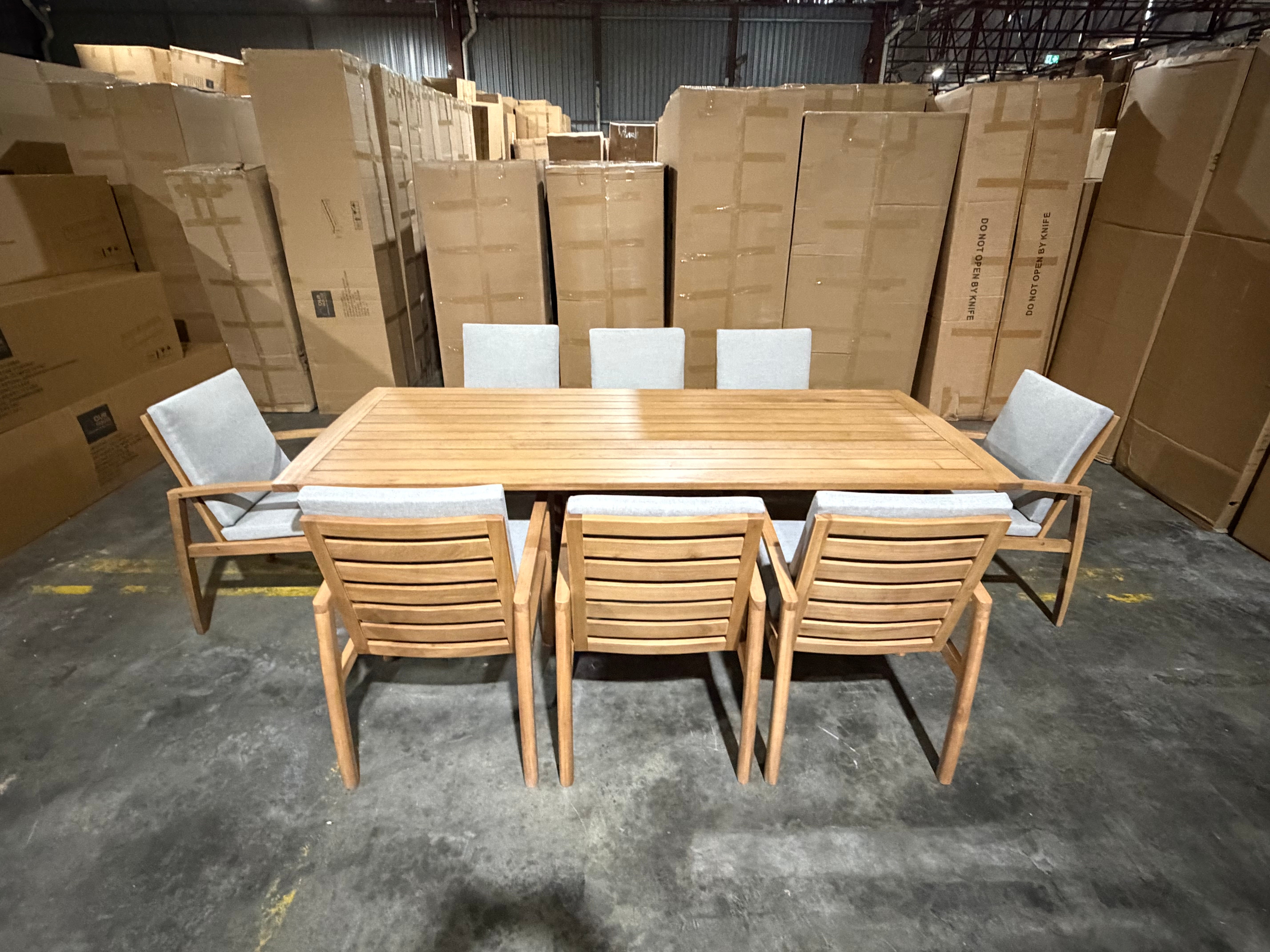 Sawyer 9pce Outdoor Setting 2400 table 8 X Chairs