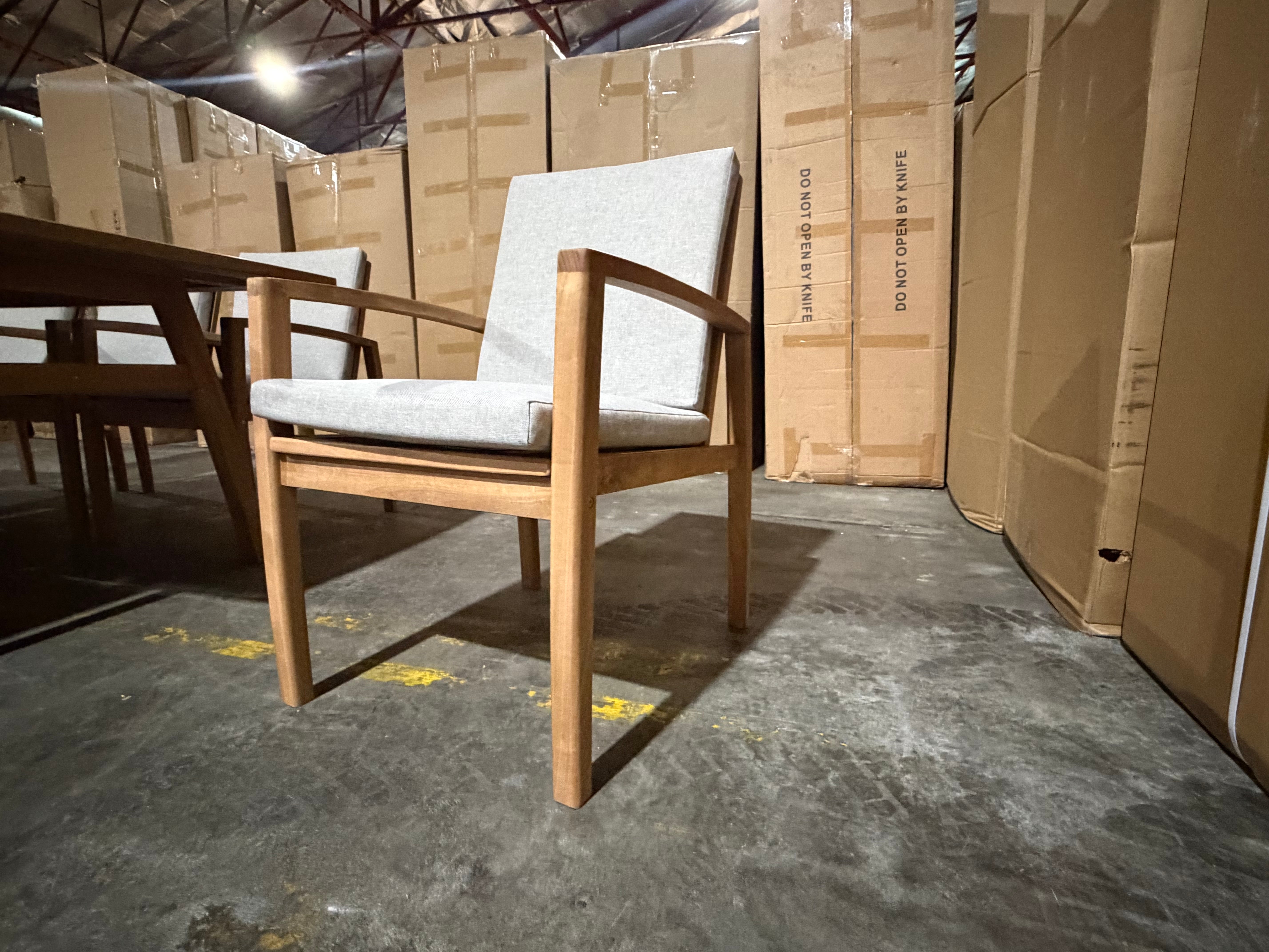 Sawyer 9pce Outdoor Setting 2400 table 8 X Chairs