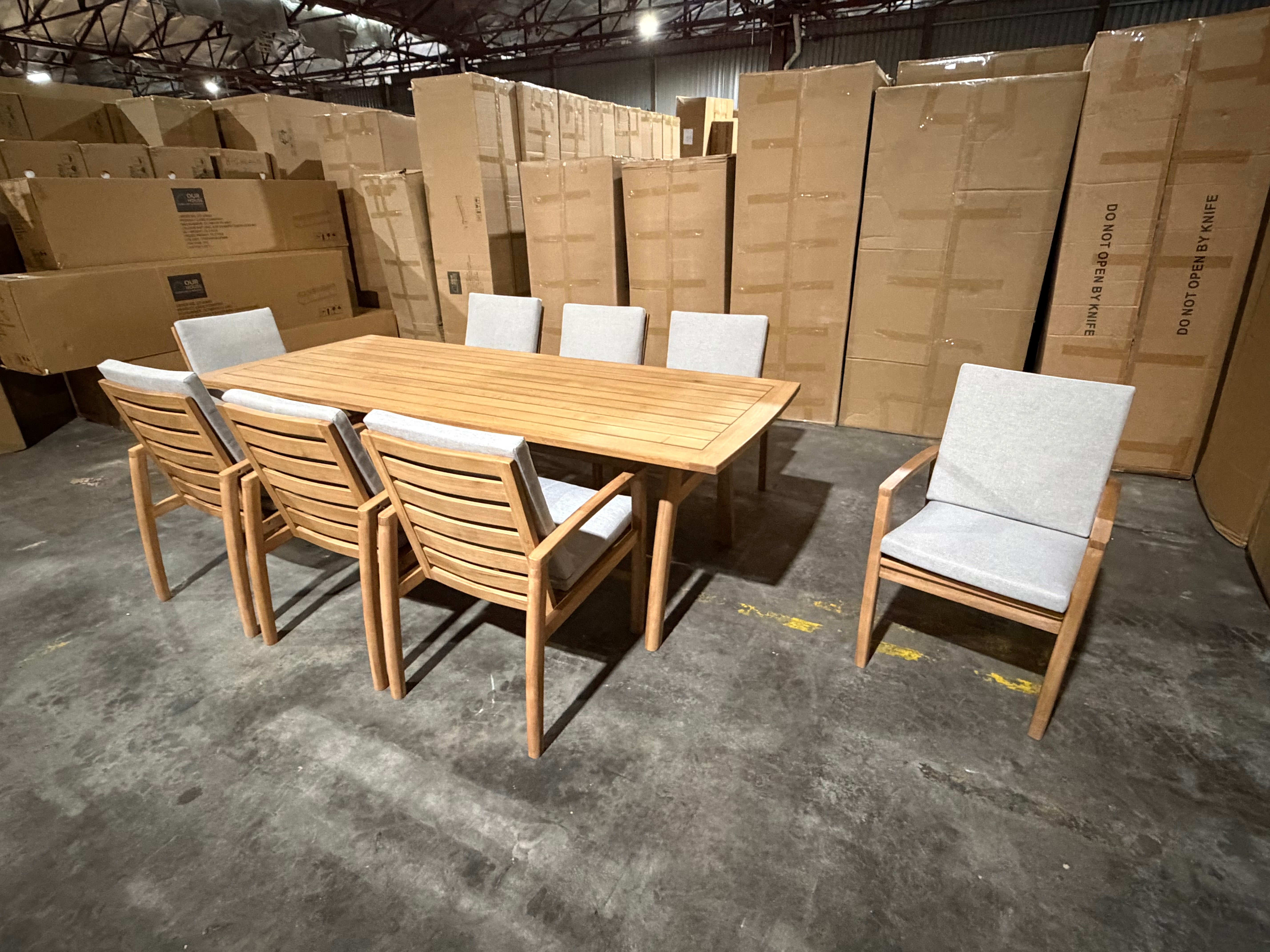 Sawyer 9pce Outdoor Setting 2400 table 8 X Chairs