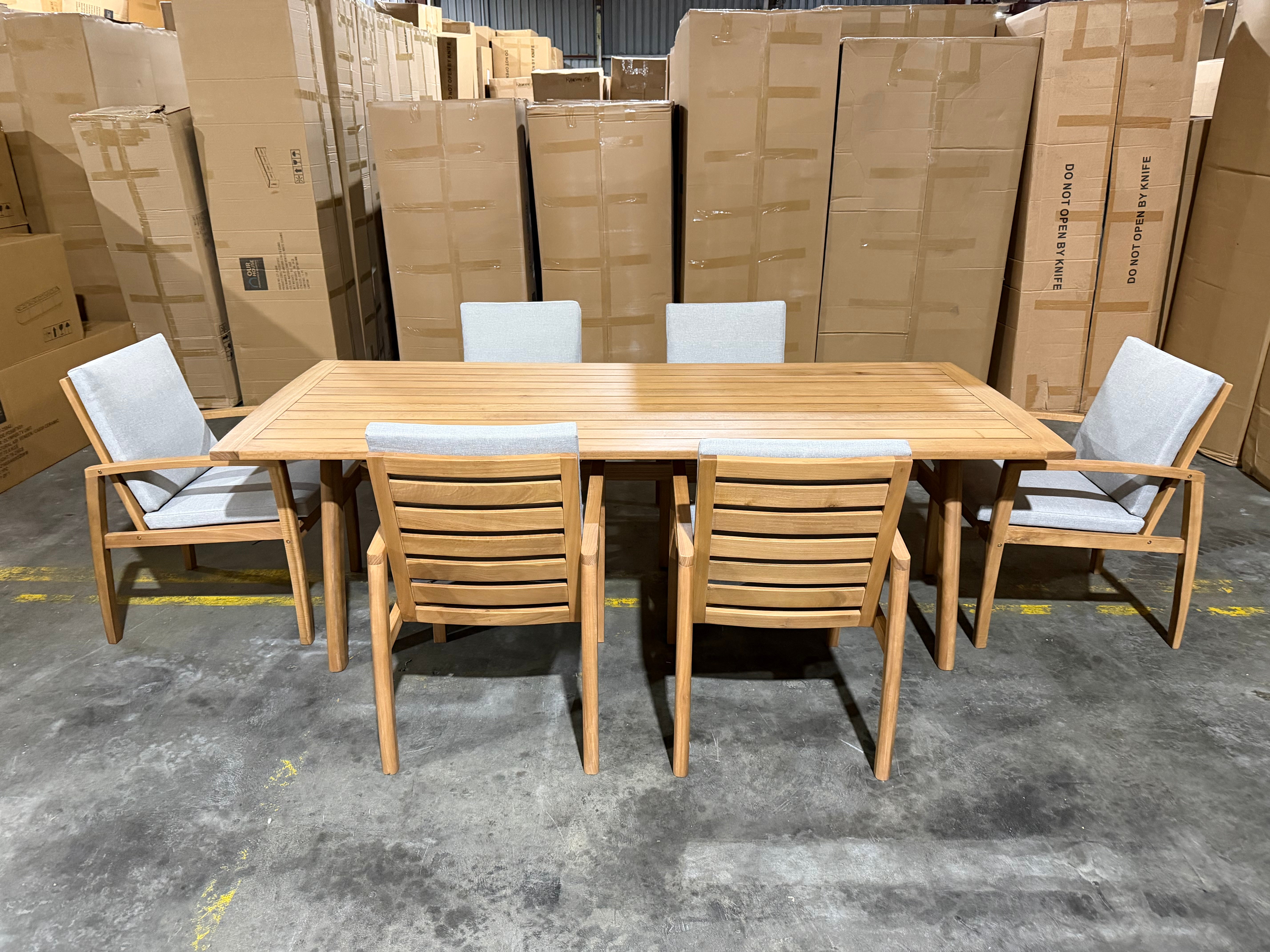 Sawyer 7 PCE Outdoor Setting 2100 table 6 X Chairs