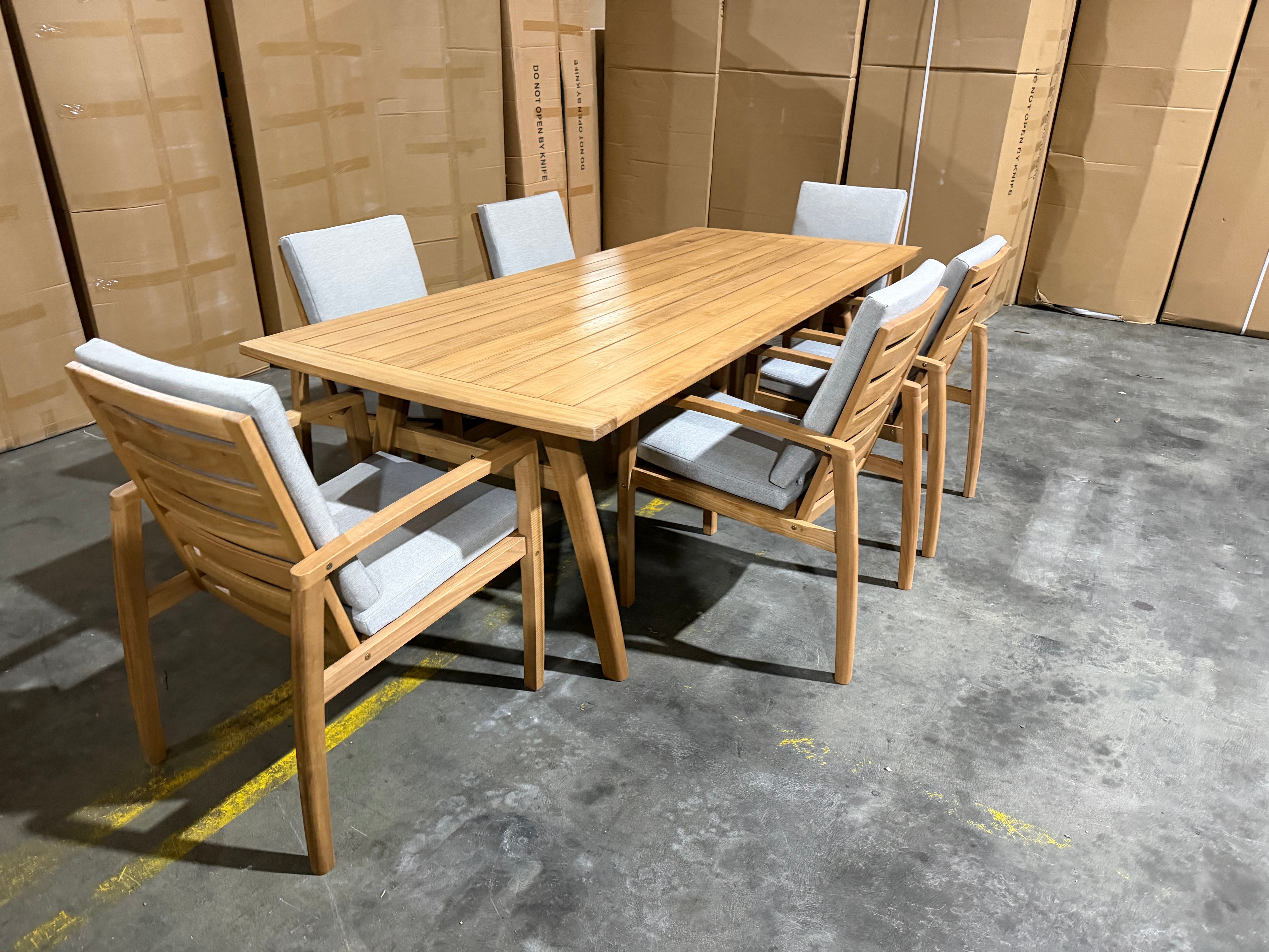 Sawyer 7 PCE Outdoor Setting 2100 table 6 X Chairs