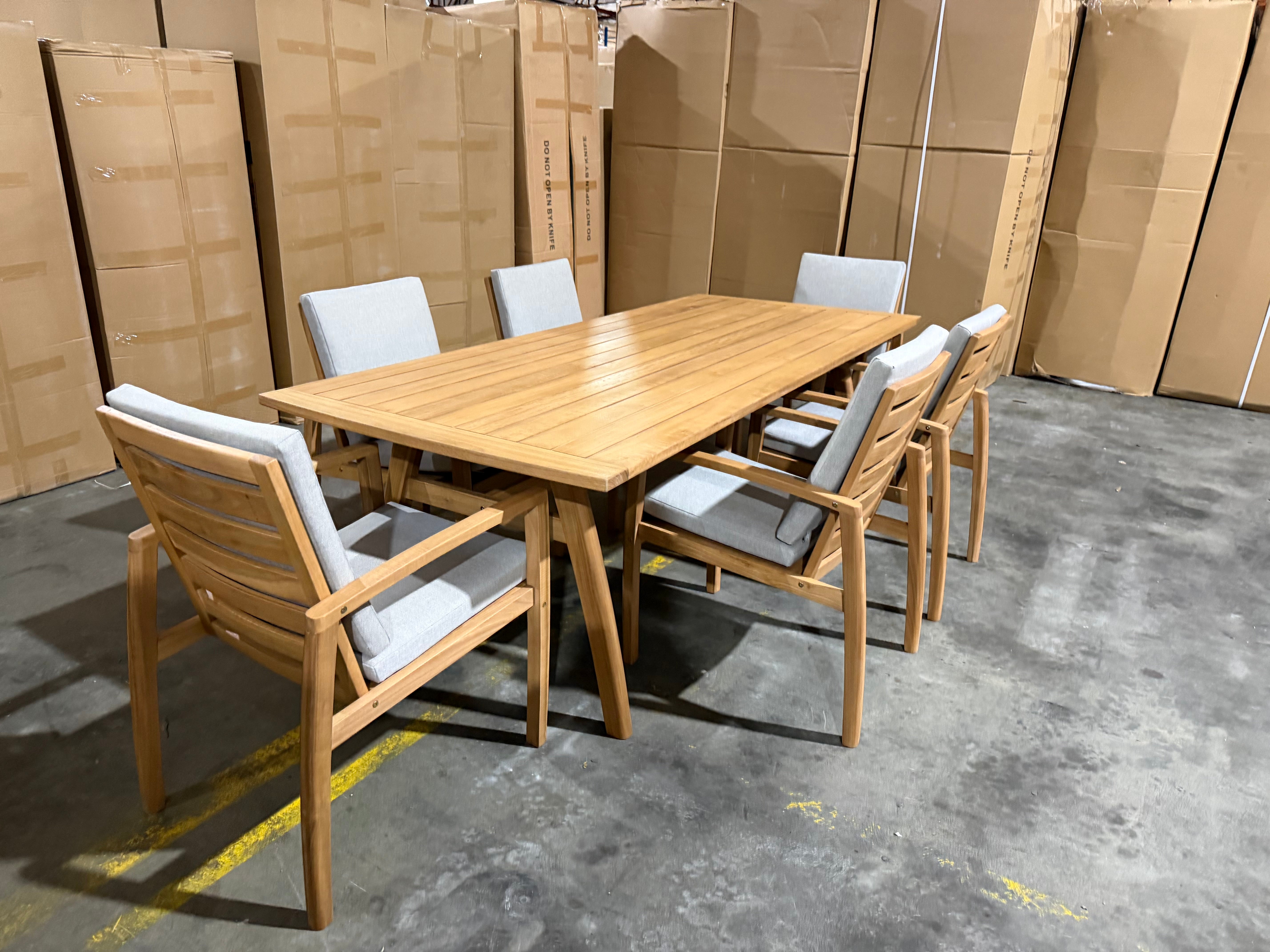 Sawyer 7 PCE Outdoor Setting 2100 table 6 X Chairs
