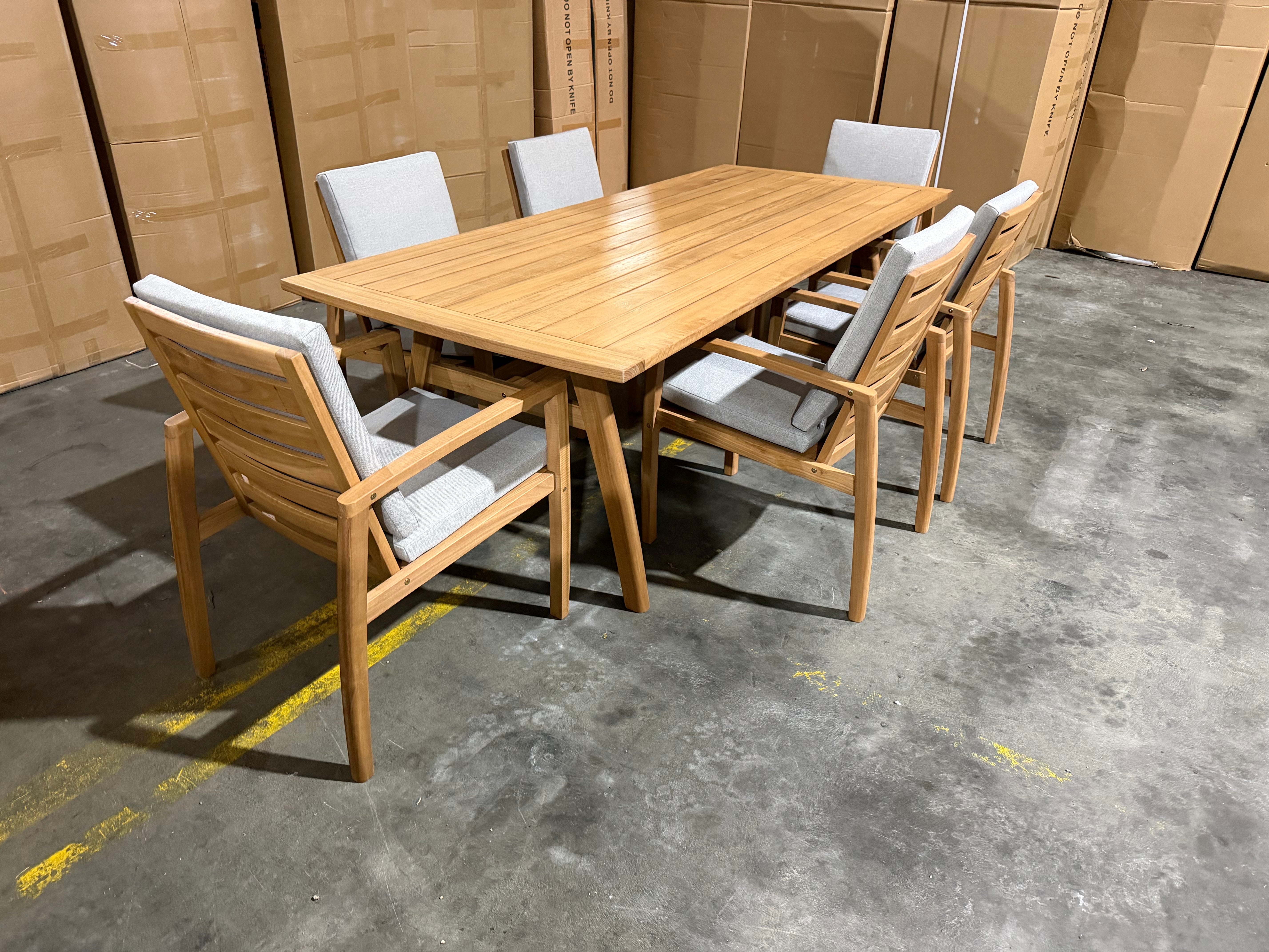 Sawyer 7 PCE Outdoor Setting 2100 table 6 X Chairs