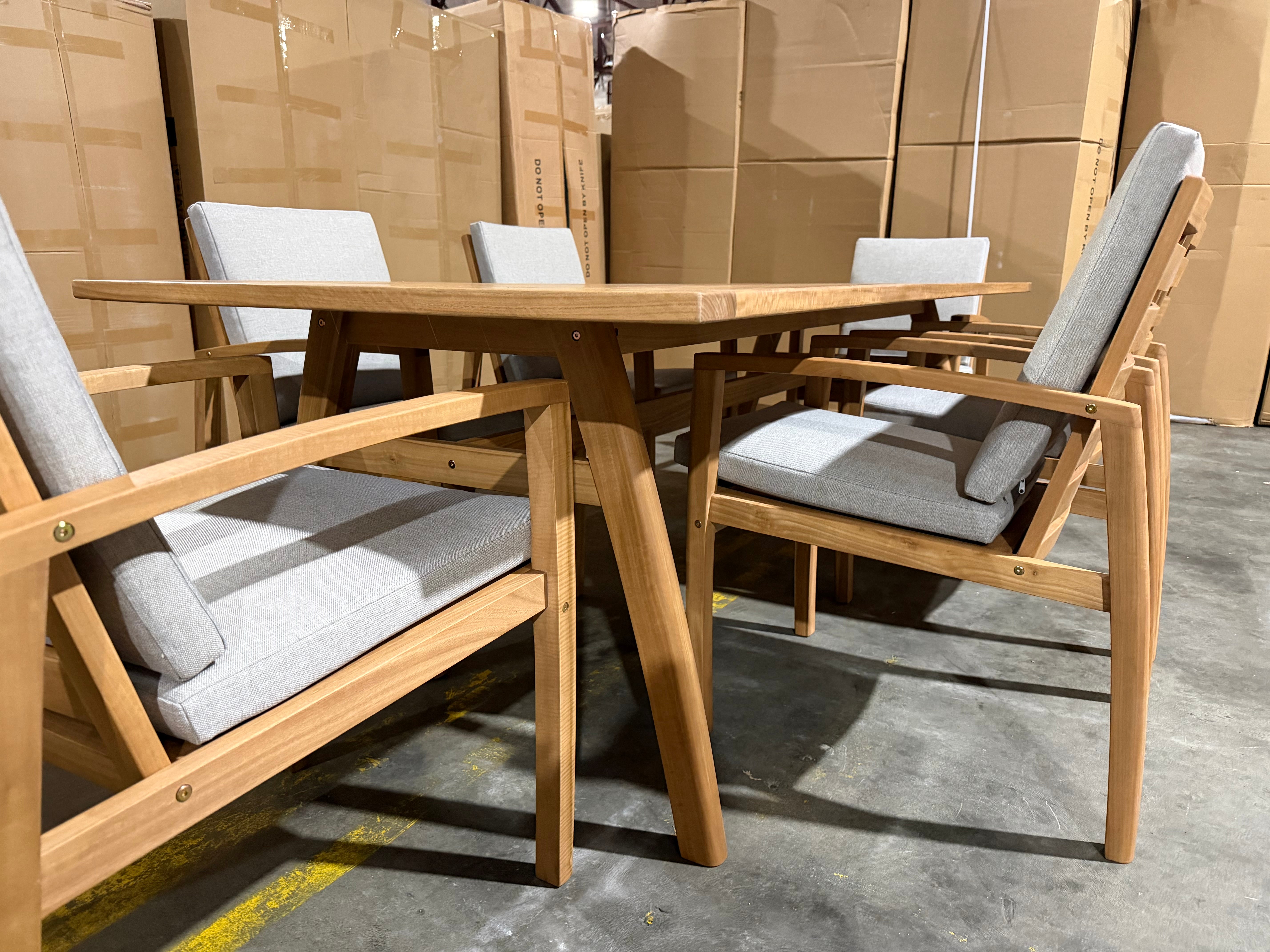 Sawyer 7 PCE Outdoor Setting 2100 table 6 X Chairs