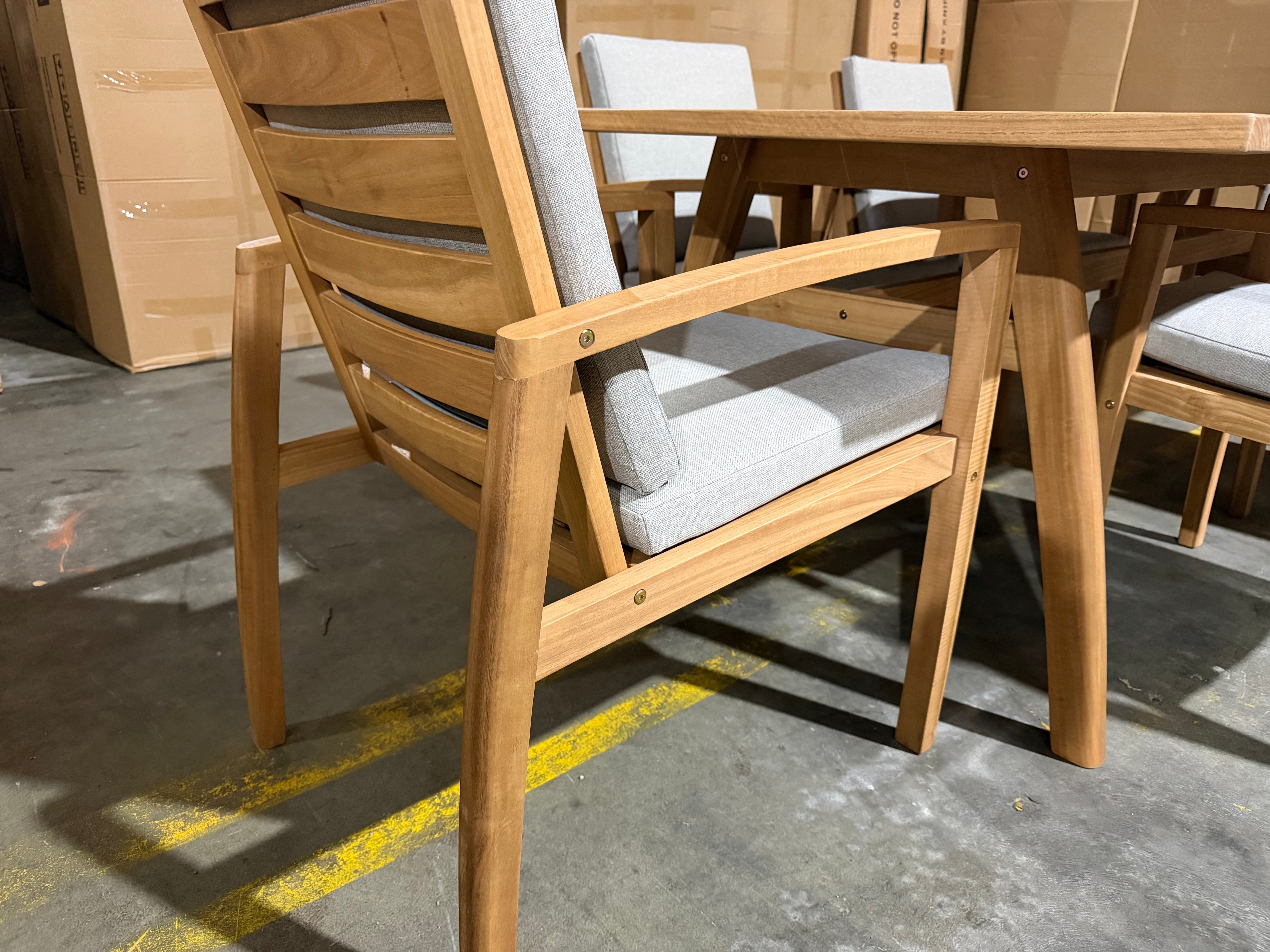 Sawyer 7 PCE Outdoor Setting 2100 table 6 X Chairs