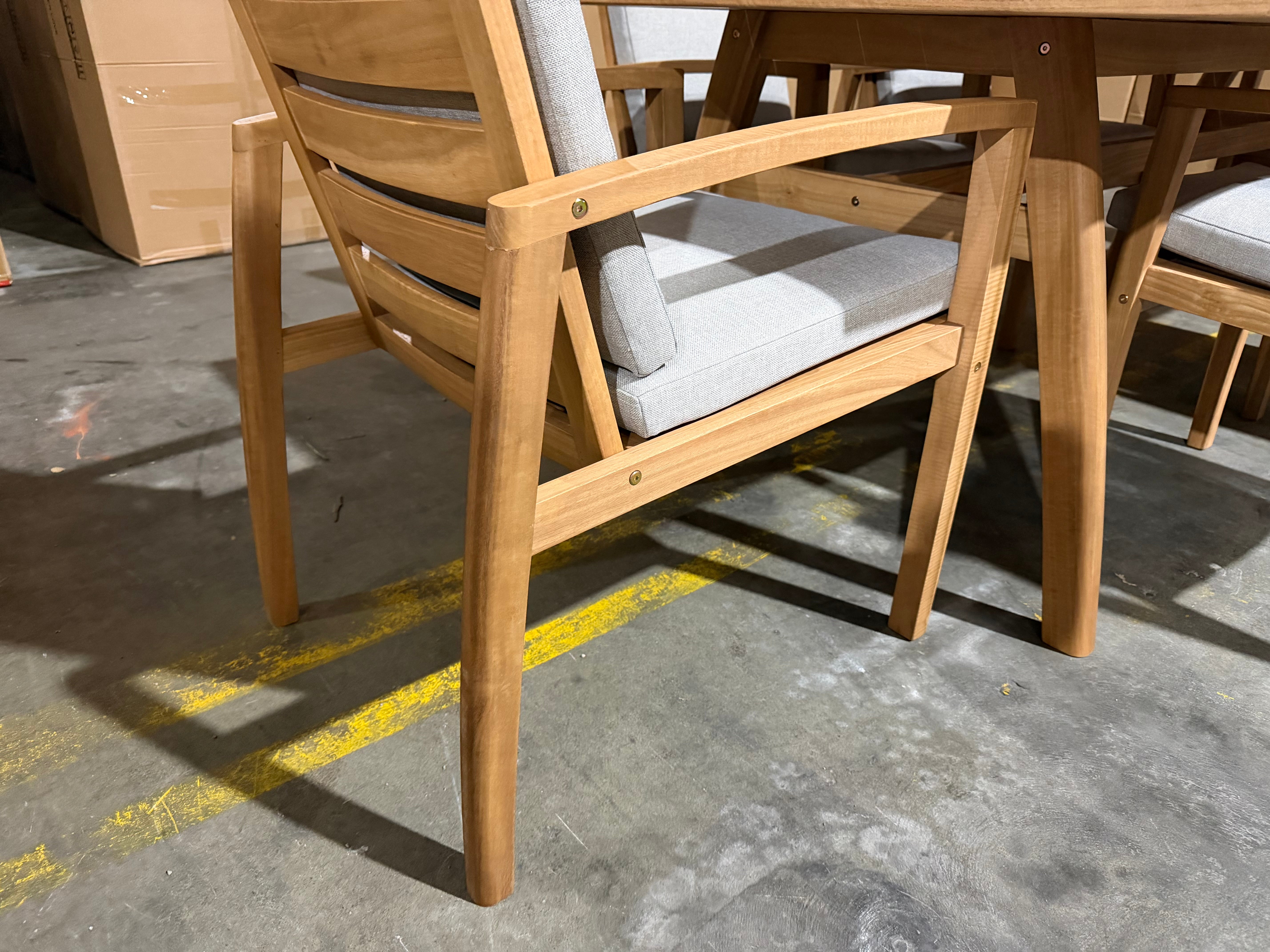 Sawyer 7 PCE Outdoor Setting 2100 table 6 X Chairs